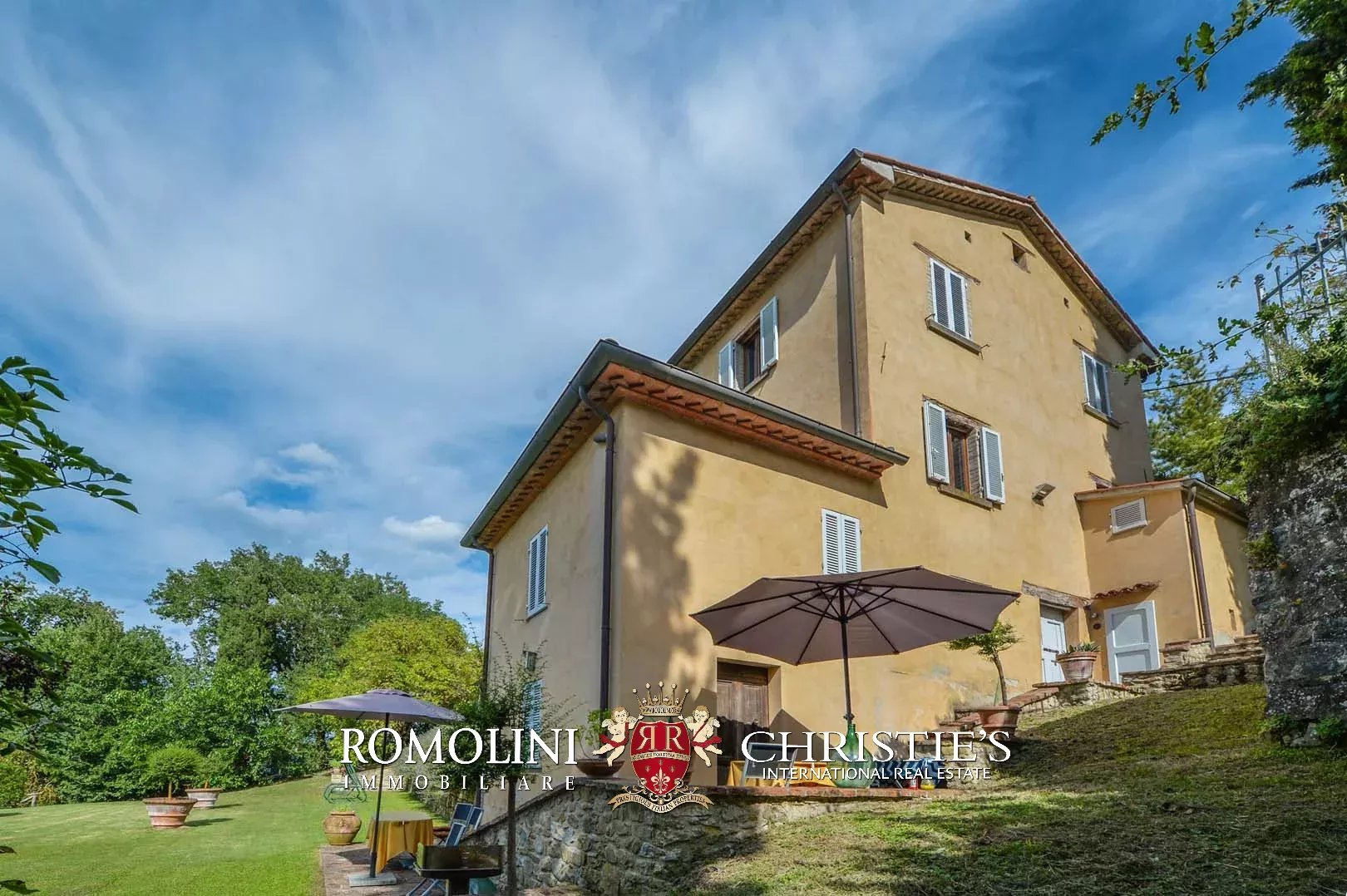 6 Bedroom Villa/Townhouse's Image 7