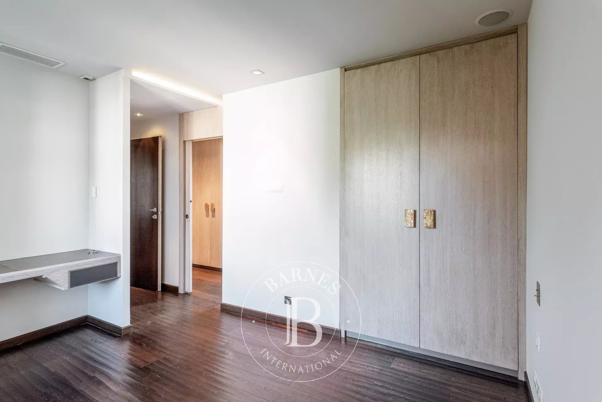 Ev Mougins - picture 7