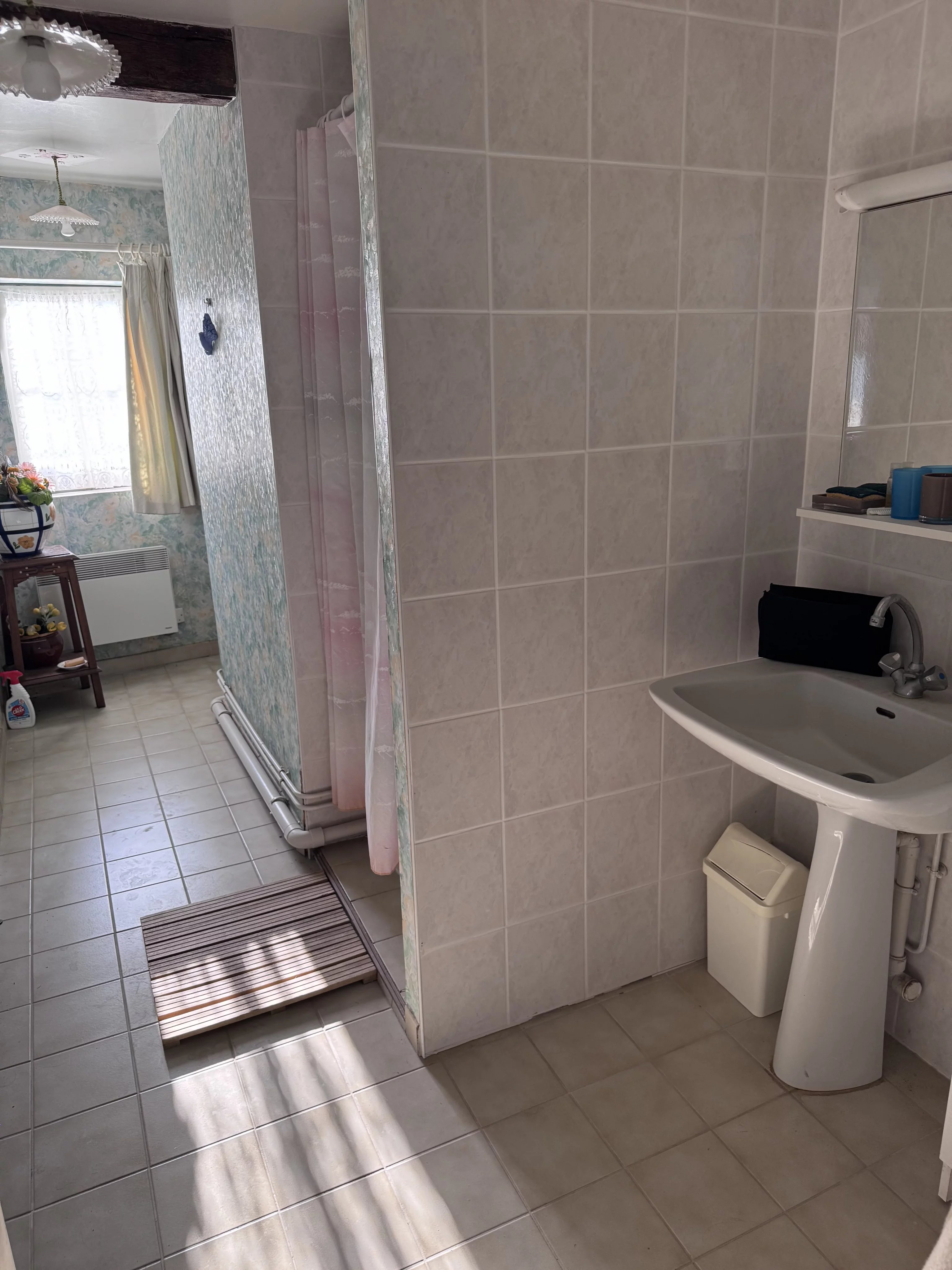 EXCLUSIVITÉ – MAISON DE PAYS SUR MAGNIFIQUE JARDIN DE 1 600 M² – 3 CHAMBRES — photo 9