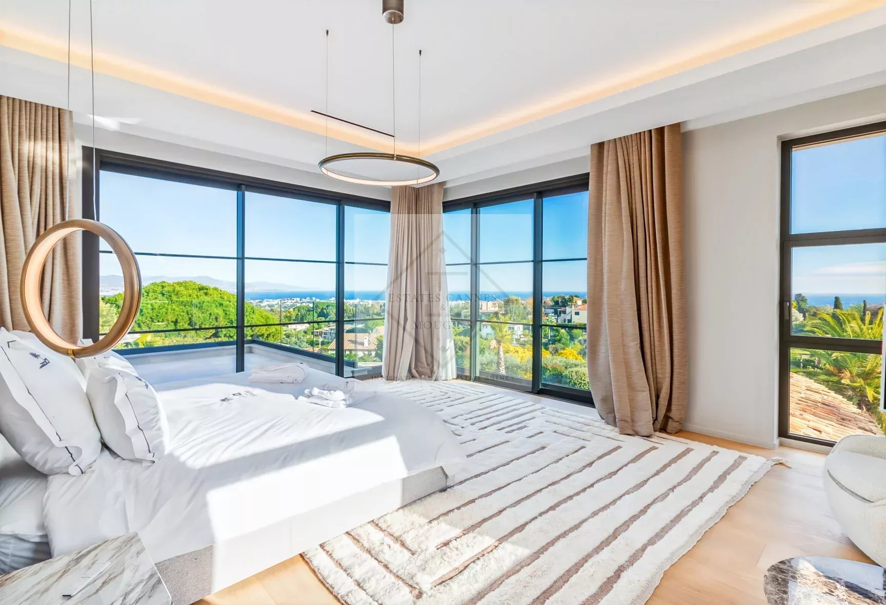 SUPER CANNES — EXCEPTIONAL BRAND-NEW CONTEMPORARY VILLA WITH PANORAMIC SEA VIEWS — photo 21