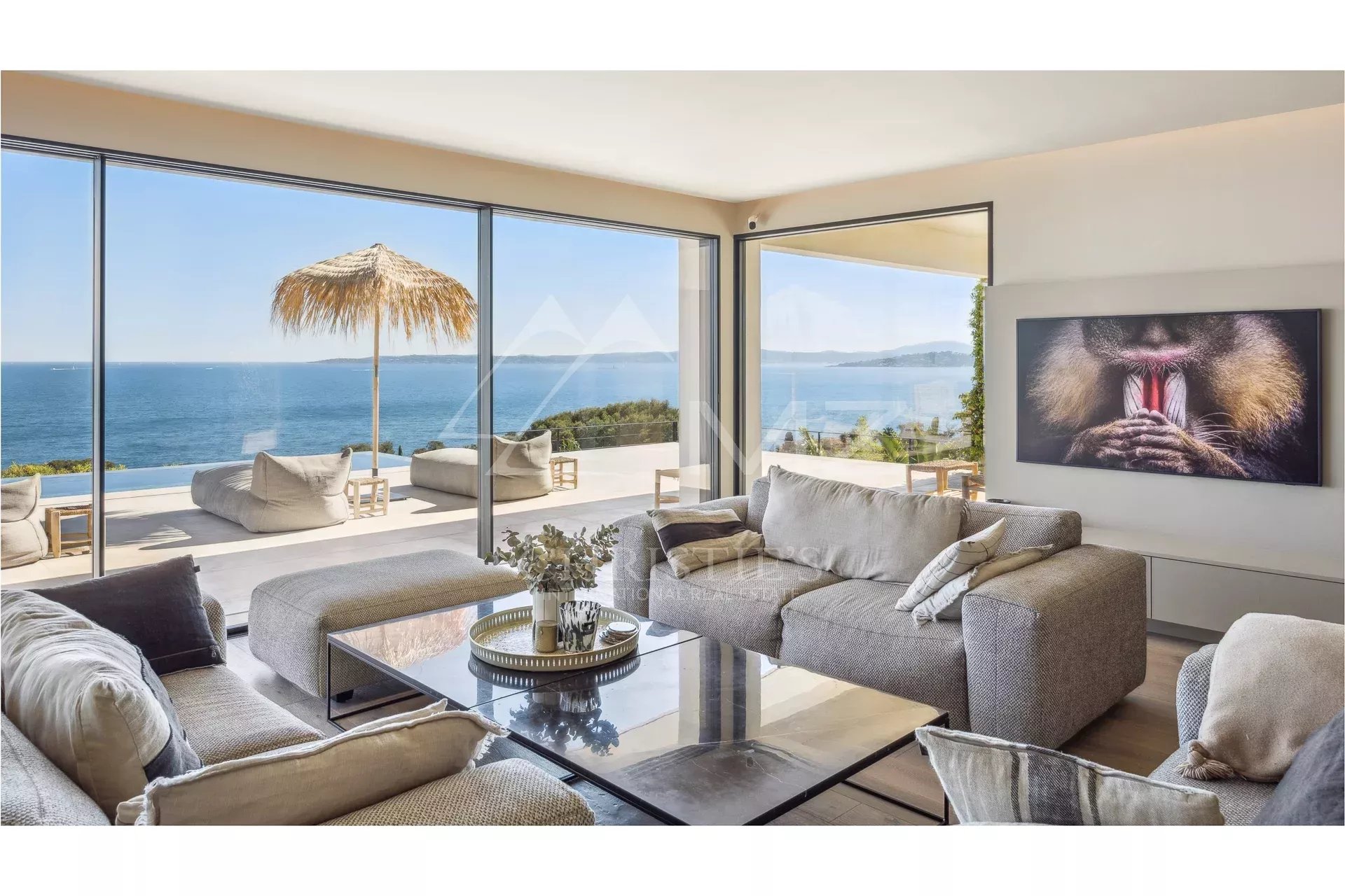 5 Bedroom Villa/Townhouse's Image 3