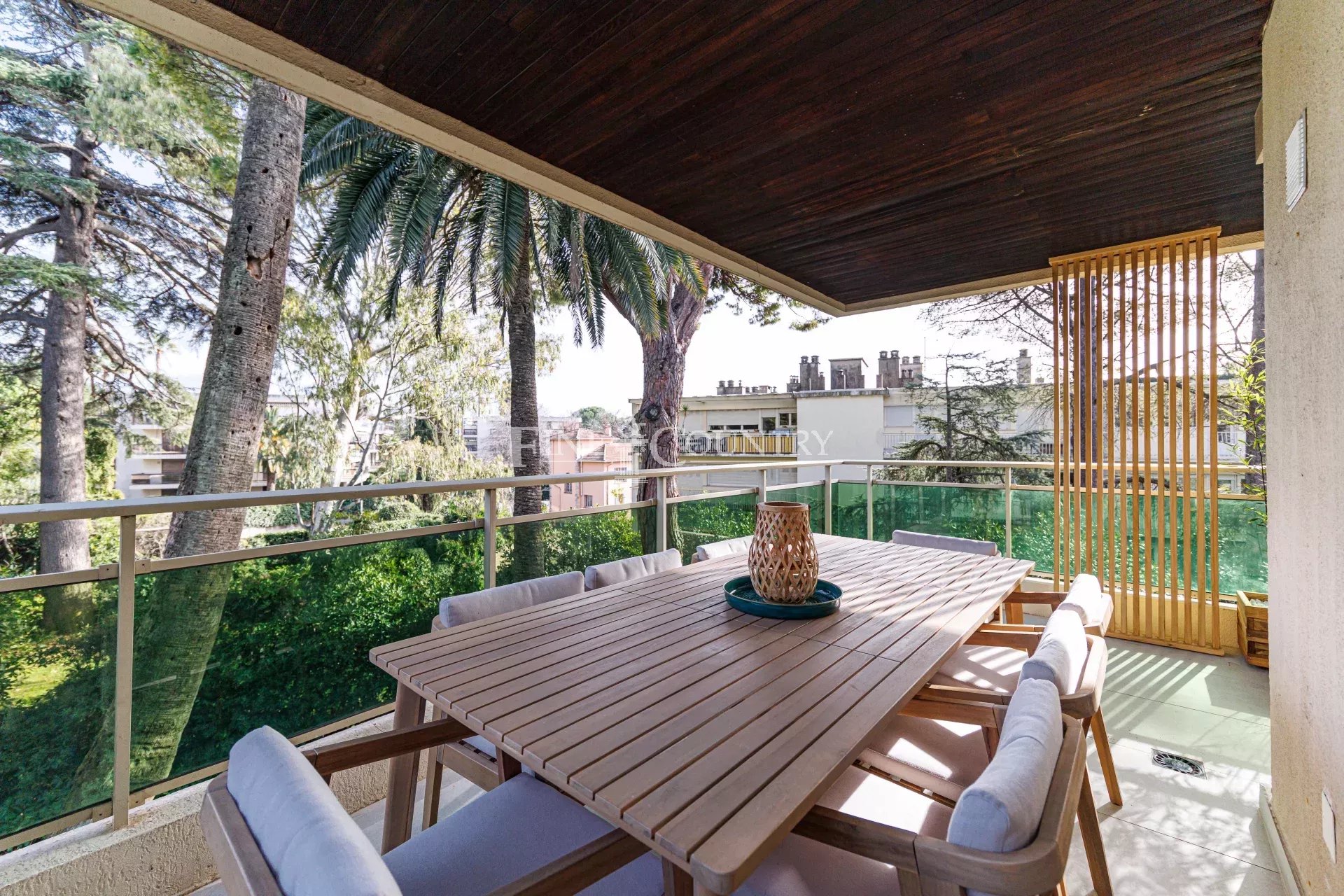 Photo of For Sale – 2-Bedroom Apartment – Cannes Montrose