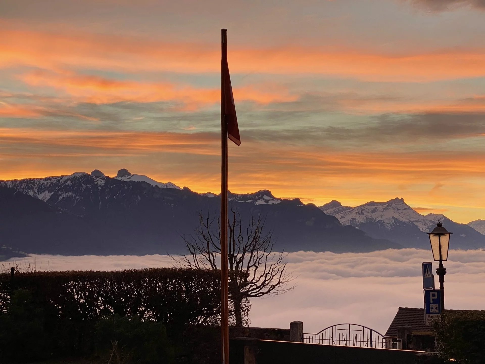 Chardonne : Splendide Chalet rénovée avec annexe habitable, vue spectaculaire!