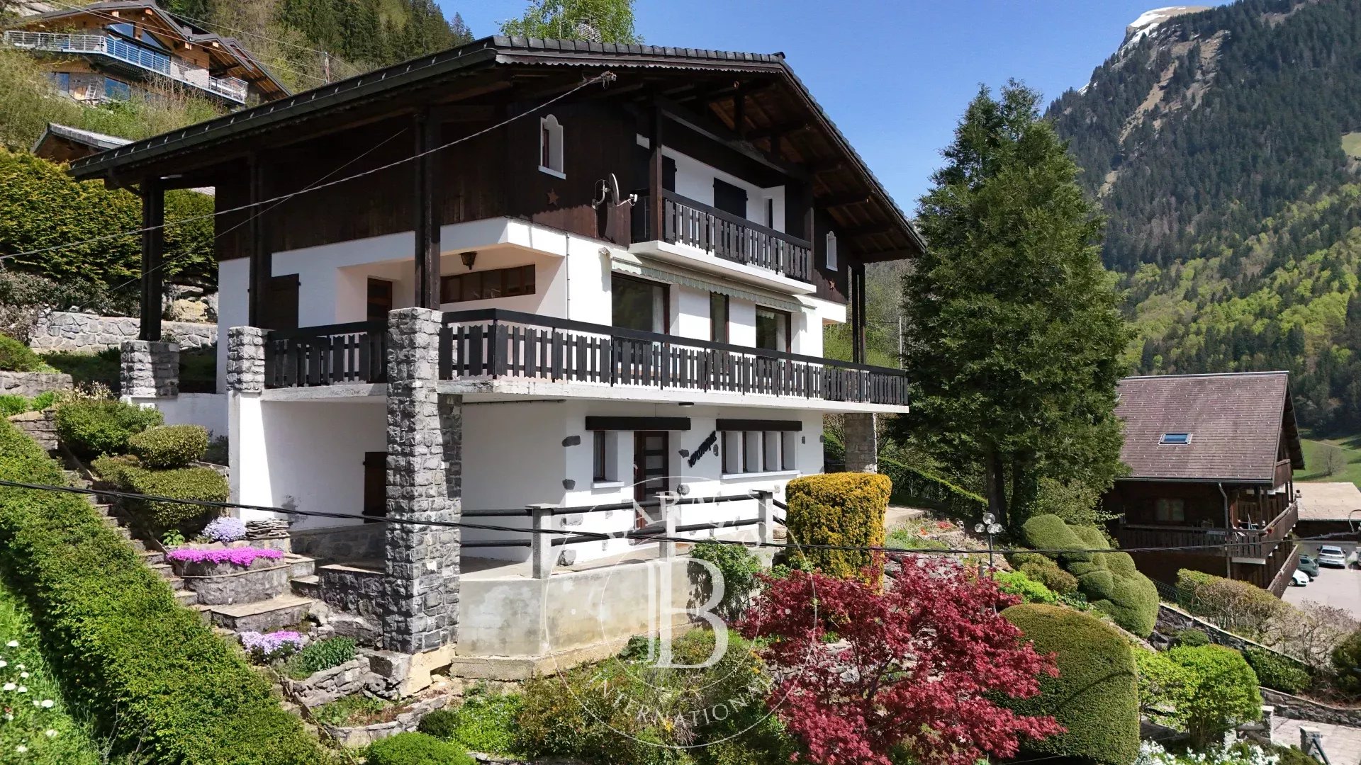 Photo of Morzine – 170 sqm family chalet to renovate – Panoramic views – Close to village centre