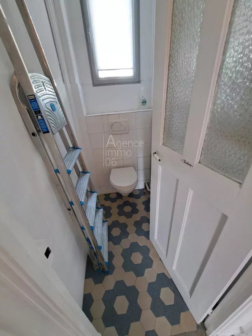 Cannes Location meublée 3 pièces avec balcon et cave