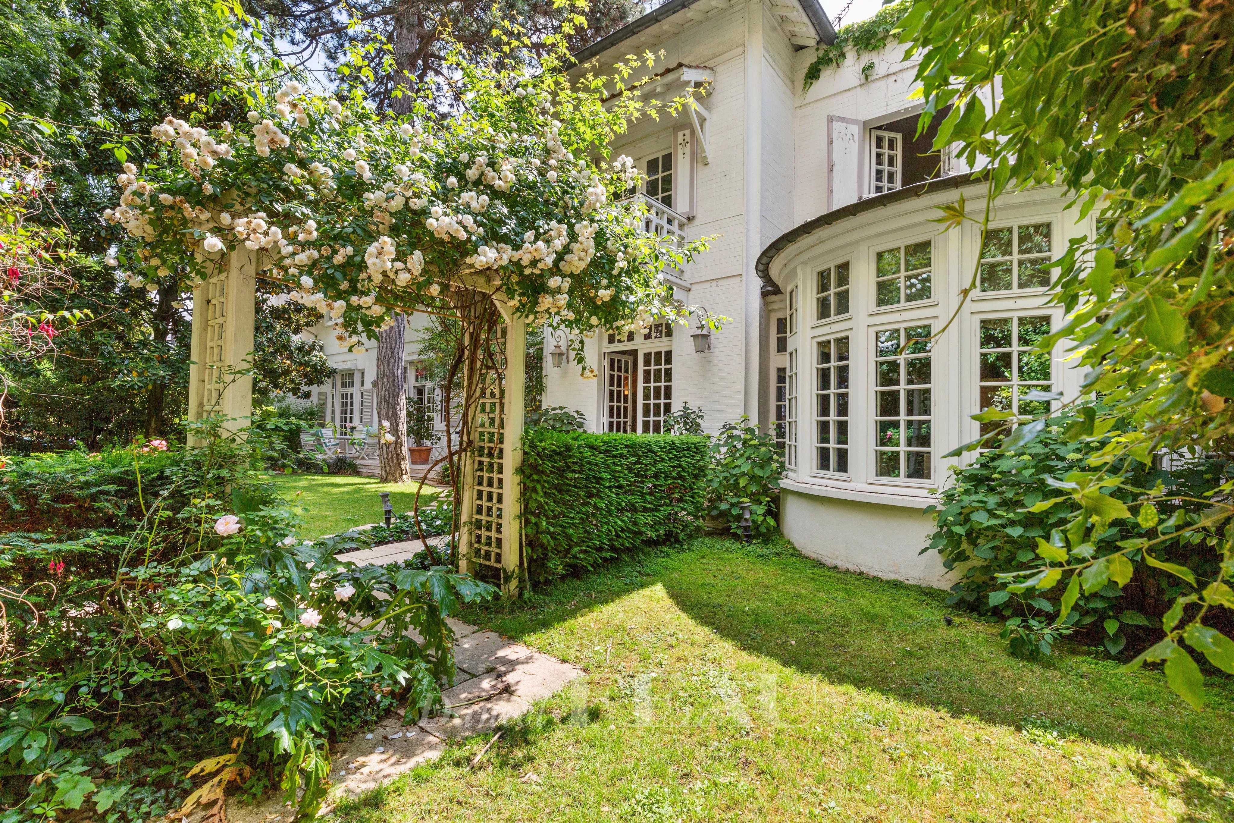 Neuilly-sur-Seine  -  An exceptional property