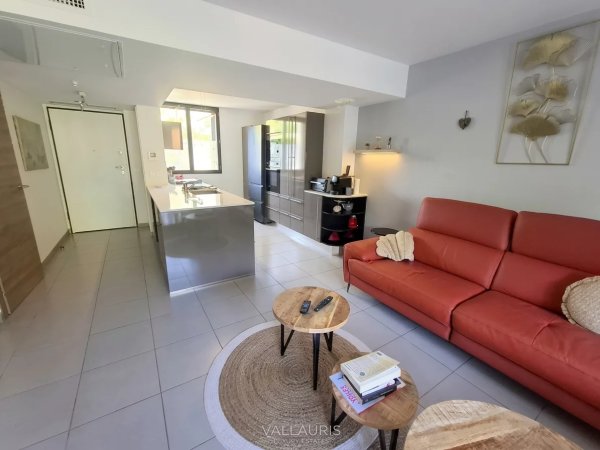 3-Bedroom Villa in Antibes — photo 5
