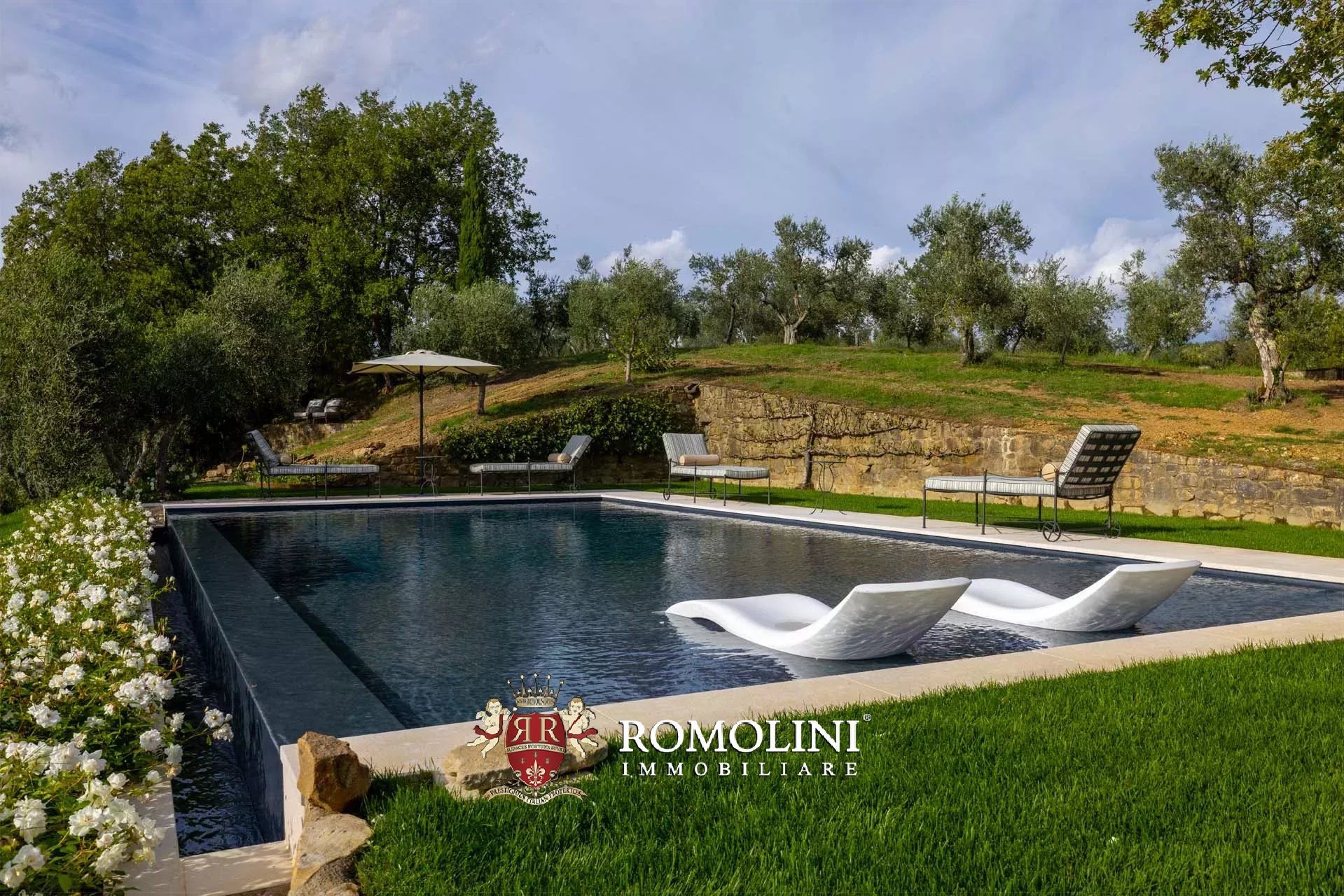 4 Bedroom Villa/Townhouse's Image 7