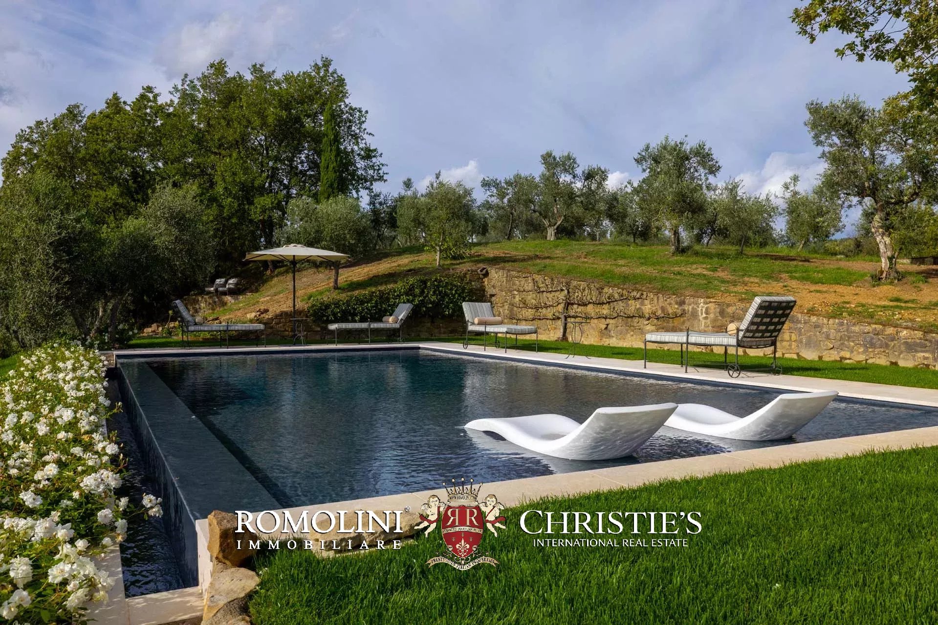 4 Bedroom Villa/Townhouse's Image 7