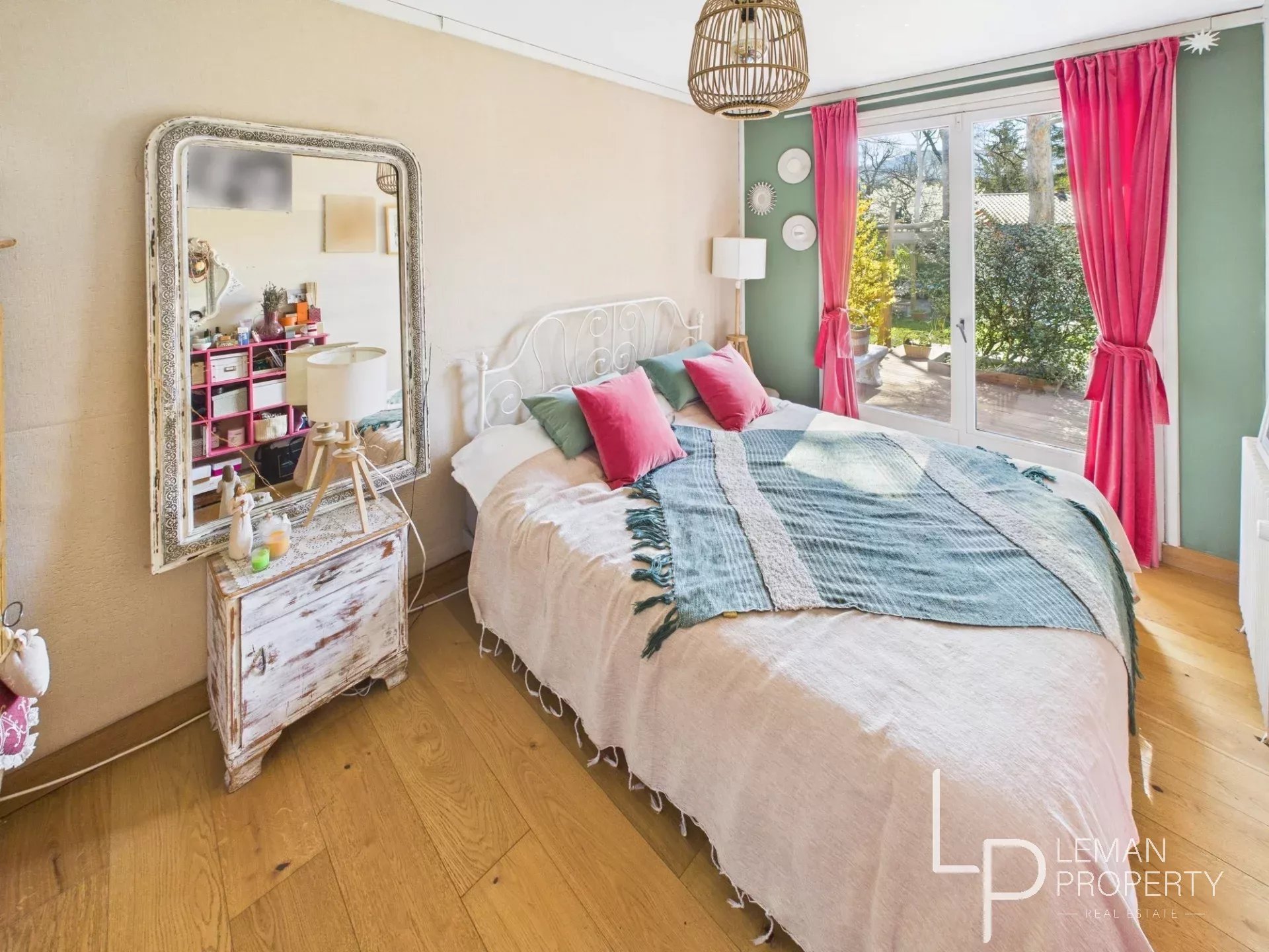 L'agence Leman property vous propose un maison à la vente L'agence Leman property vous propose un maison à la vente