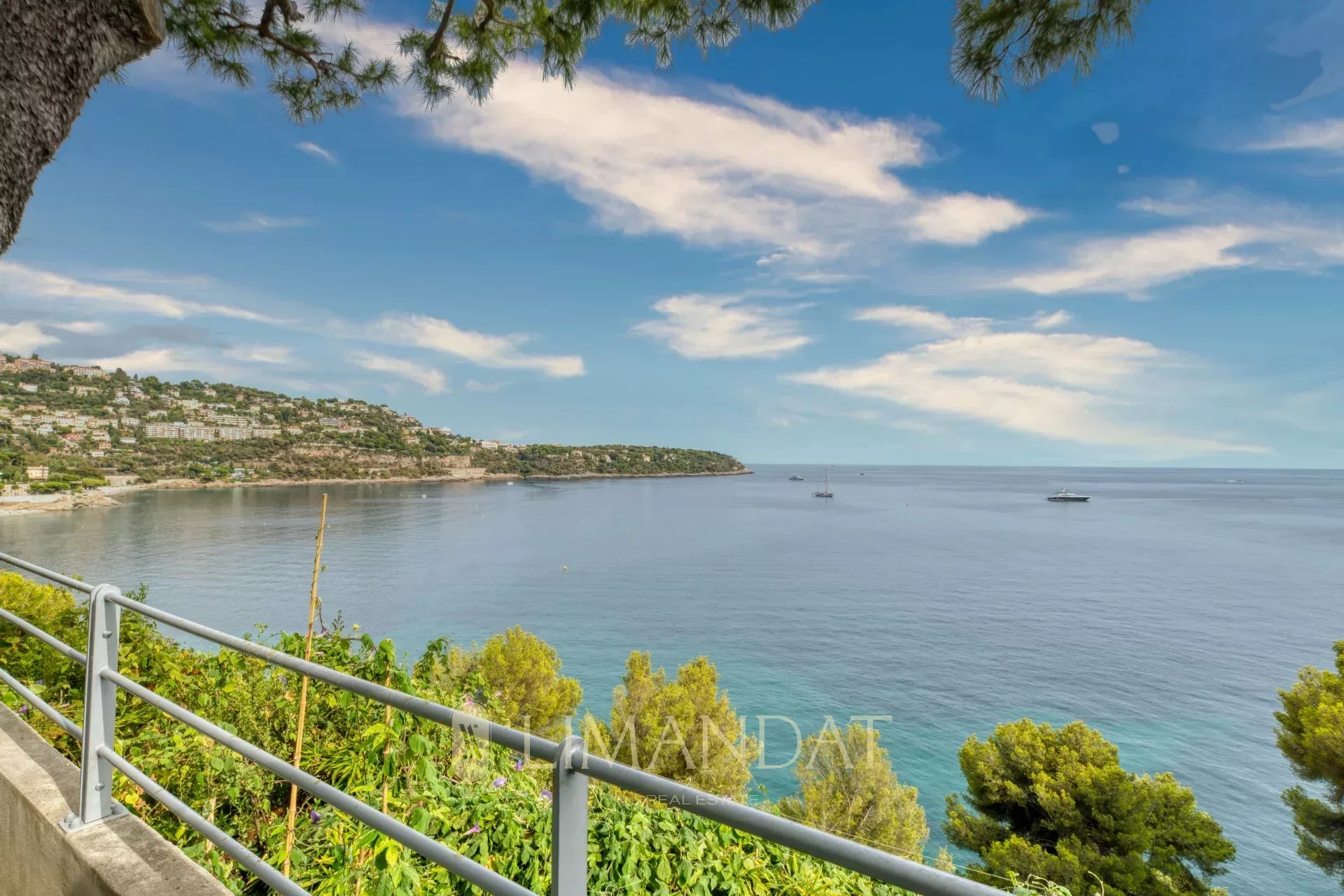 ROQUEBRUNE-CAP-MARTIN "CABBÉ"- DUPLEX 3P 88M²