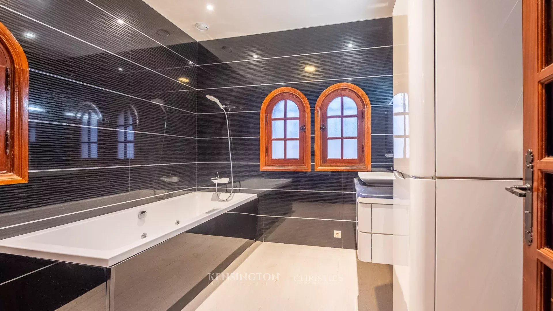 4 Bedroom Villa/Townhouse's Image 17