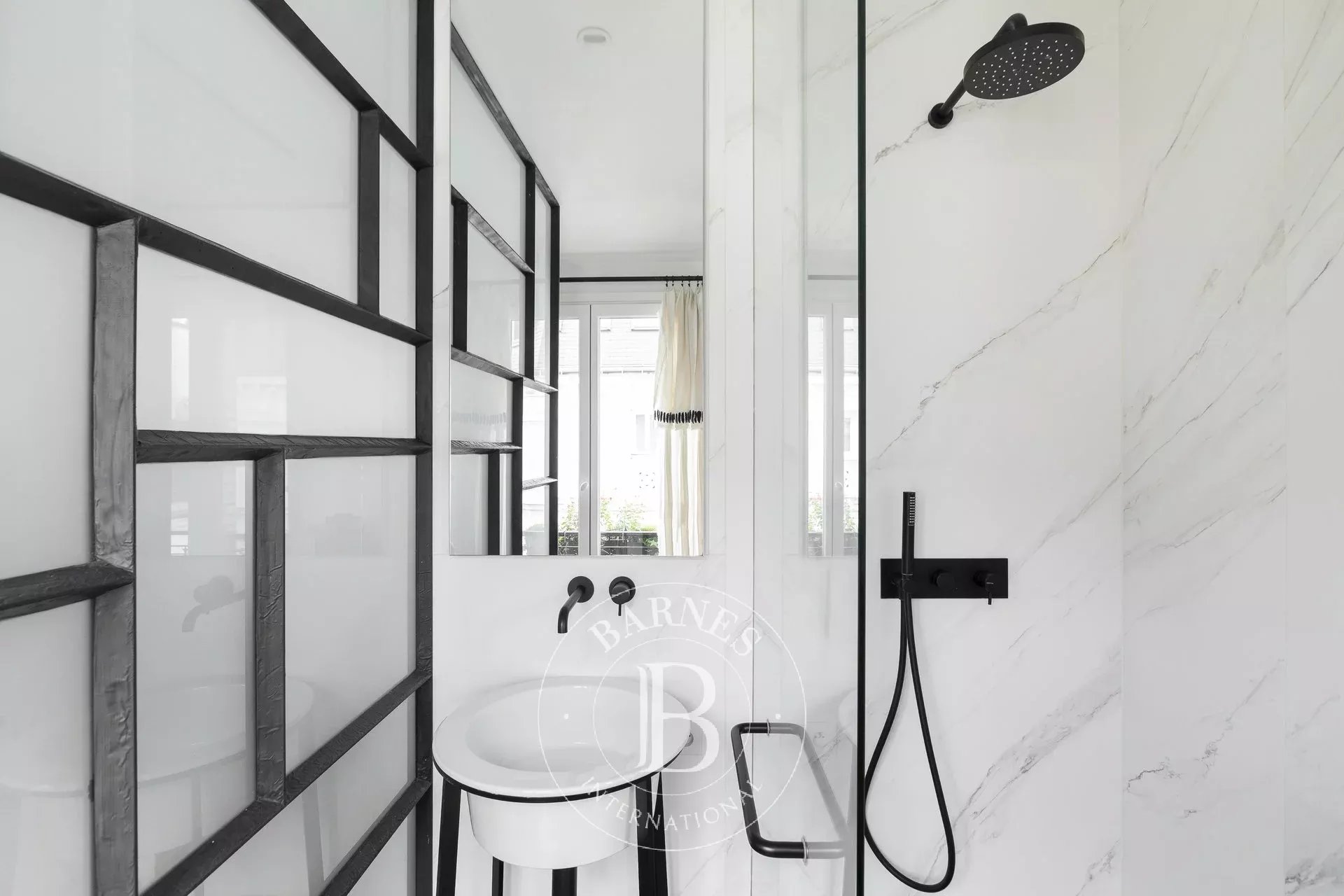 Daire Paris 3ème - picture 17