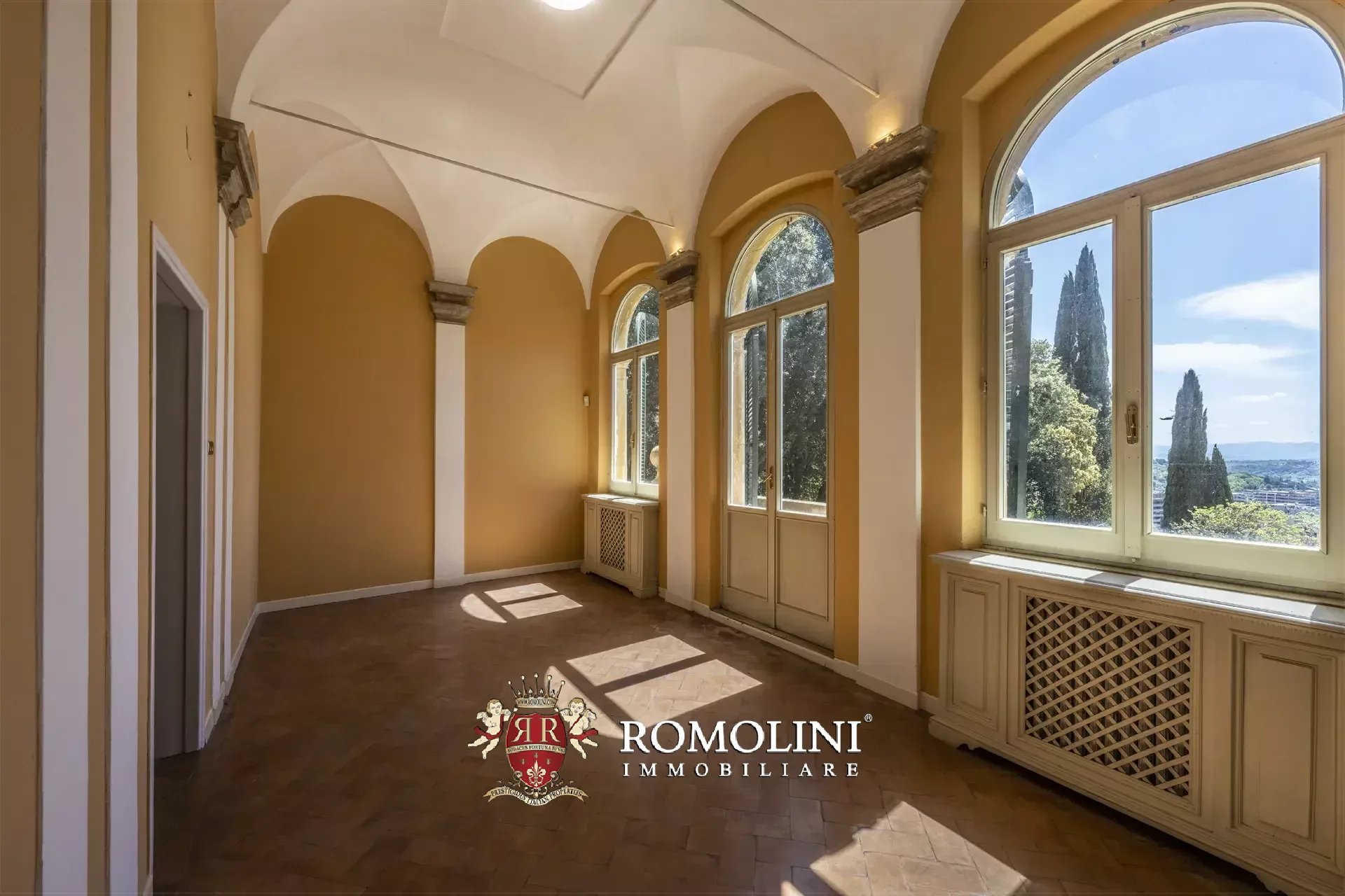 8 Bedroom Villa/Townhouse's Image 42