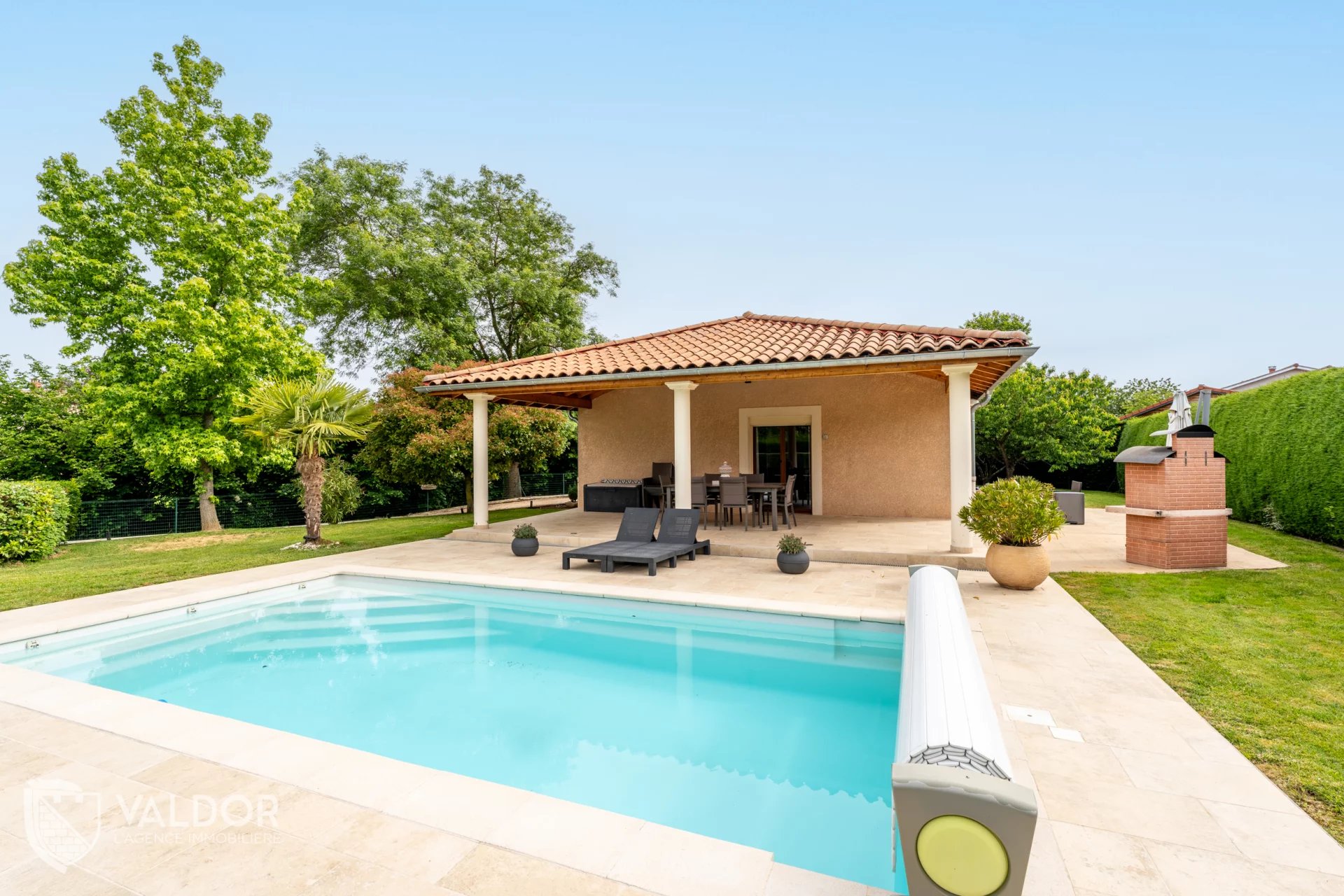 Maison 4 chambres exclusivement de plain-pied avec piscine