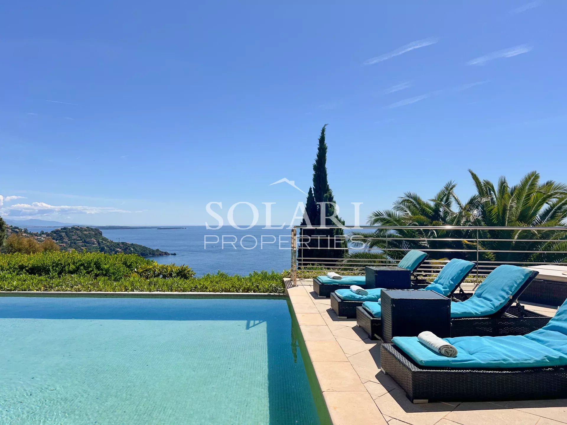 Villa avec piscine - vue mer panoramique et exposition sud à Theoule-sur-Mer