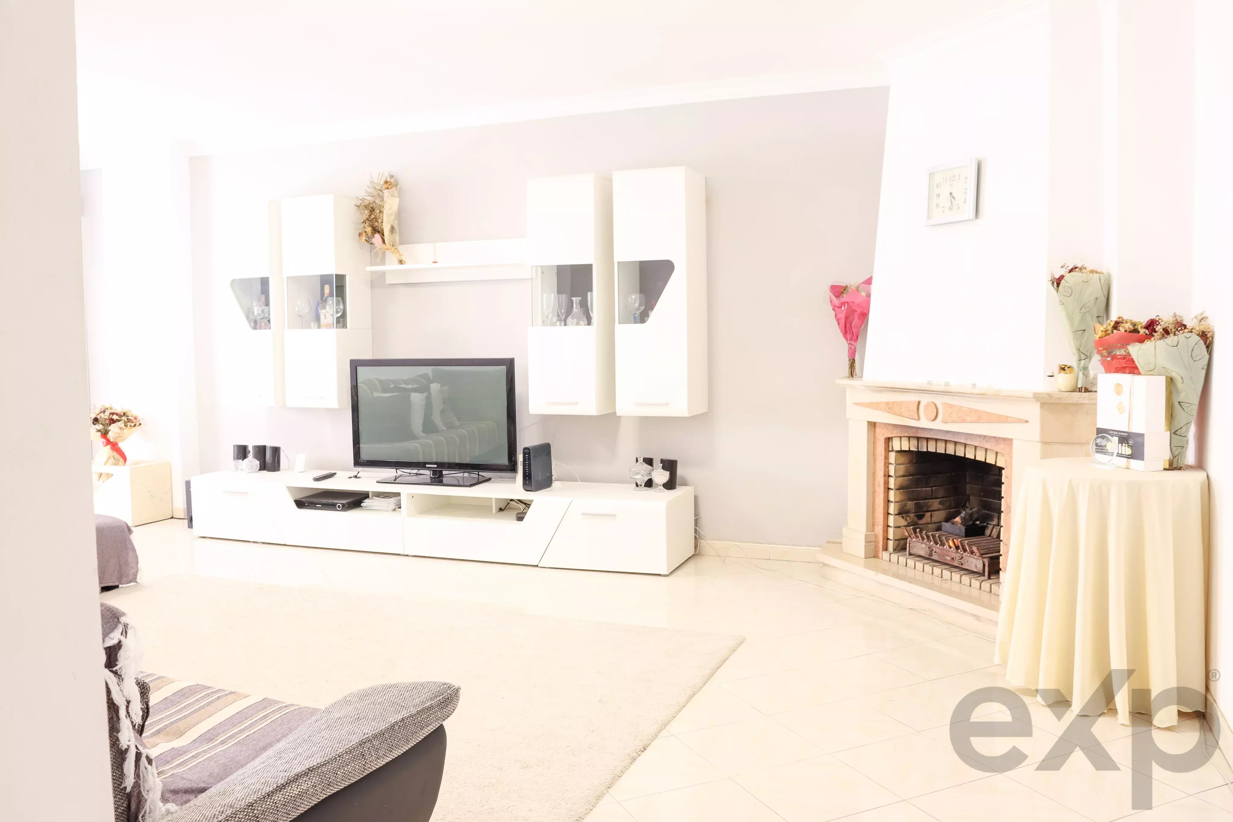 Spacious 3 Bedroom Apartment with En Suite | 130 sqm | Fireplace | Lift | Storage Room | Rinchoa, Sintra 87157830 image 4