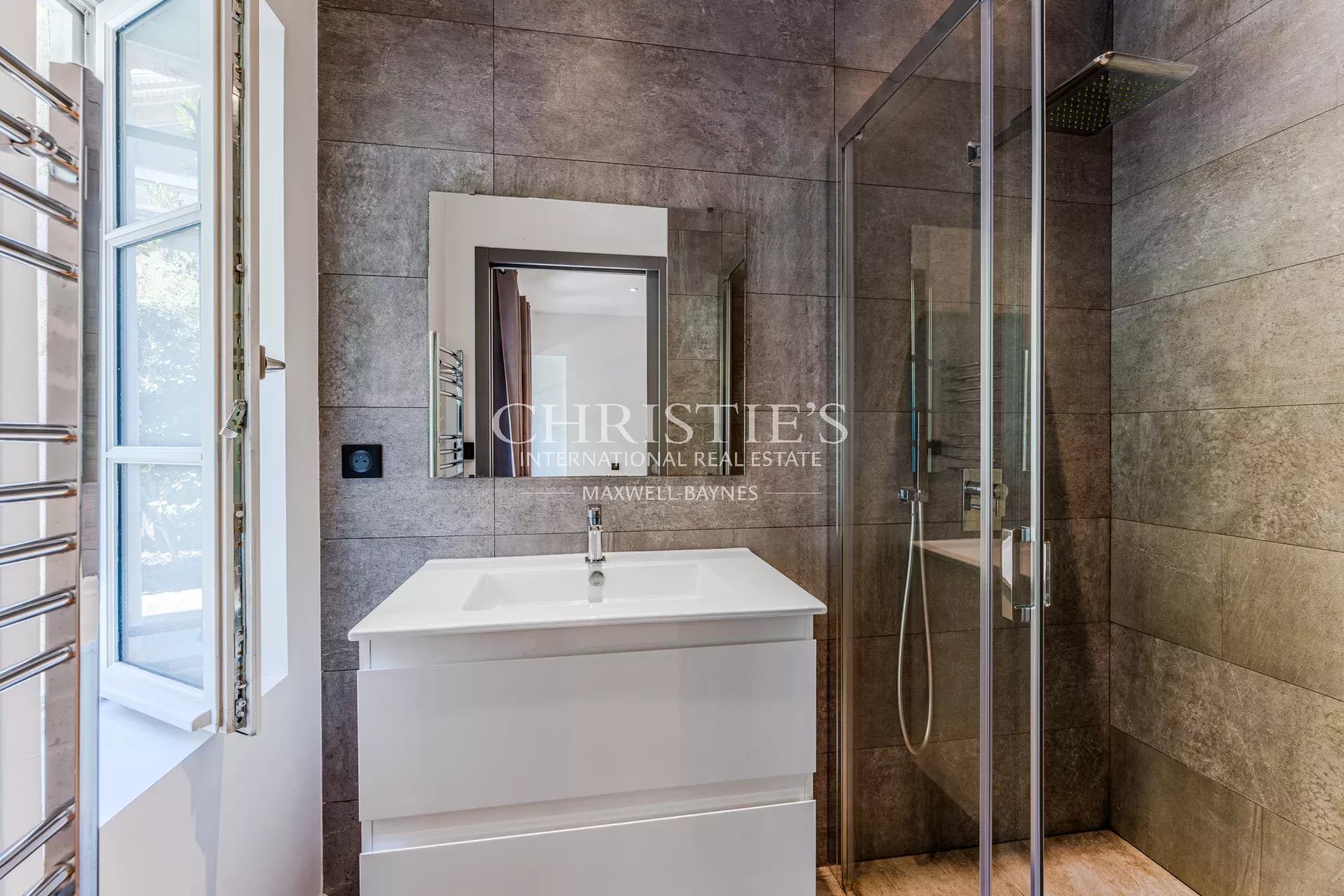 5 Bedroom Villa/Townhouse's Image 7