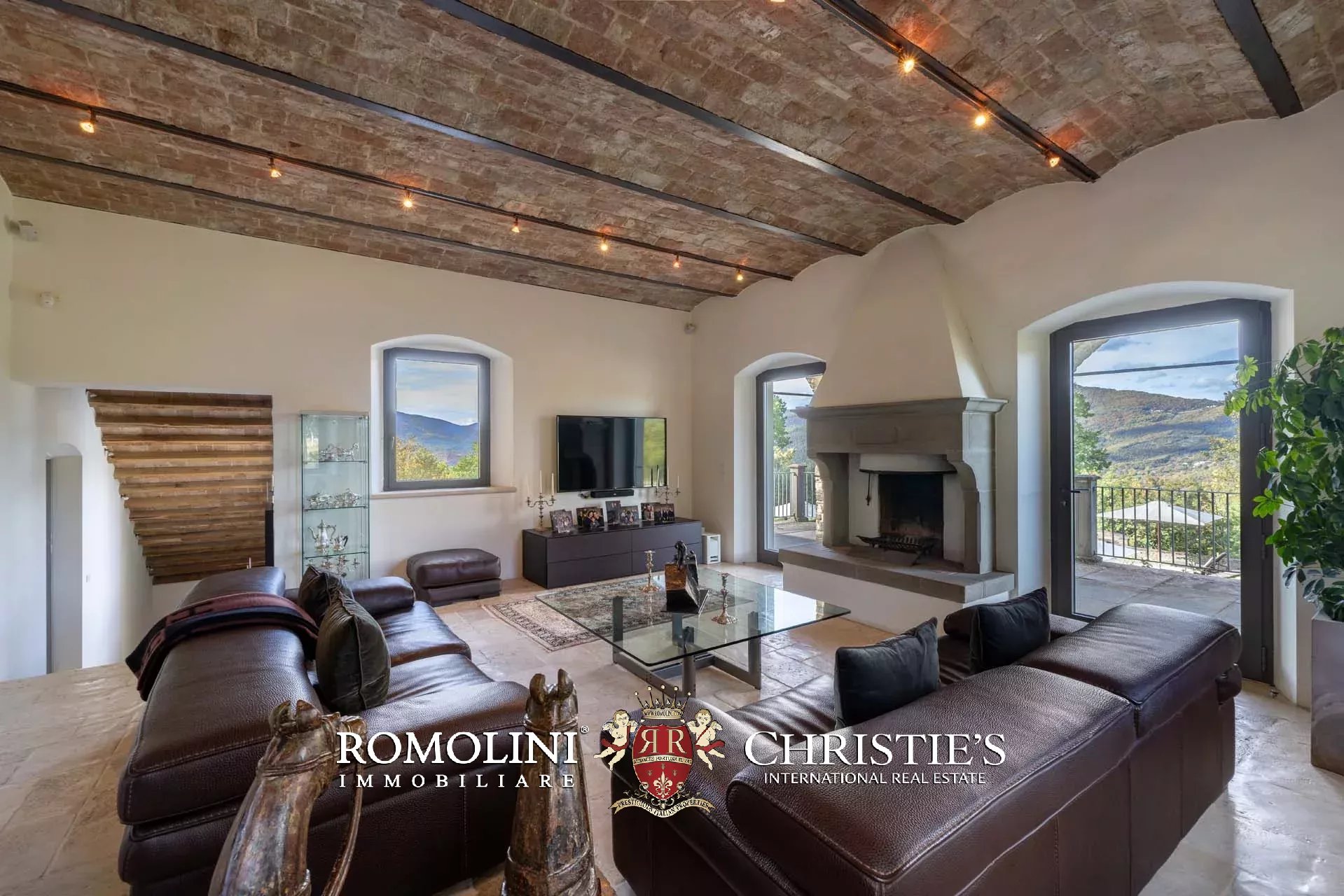 7 Bedroom Villa/Townhouse's Image 27