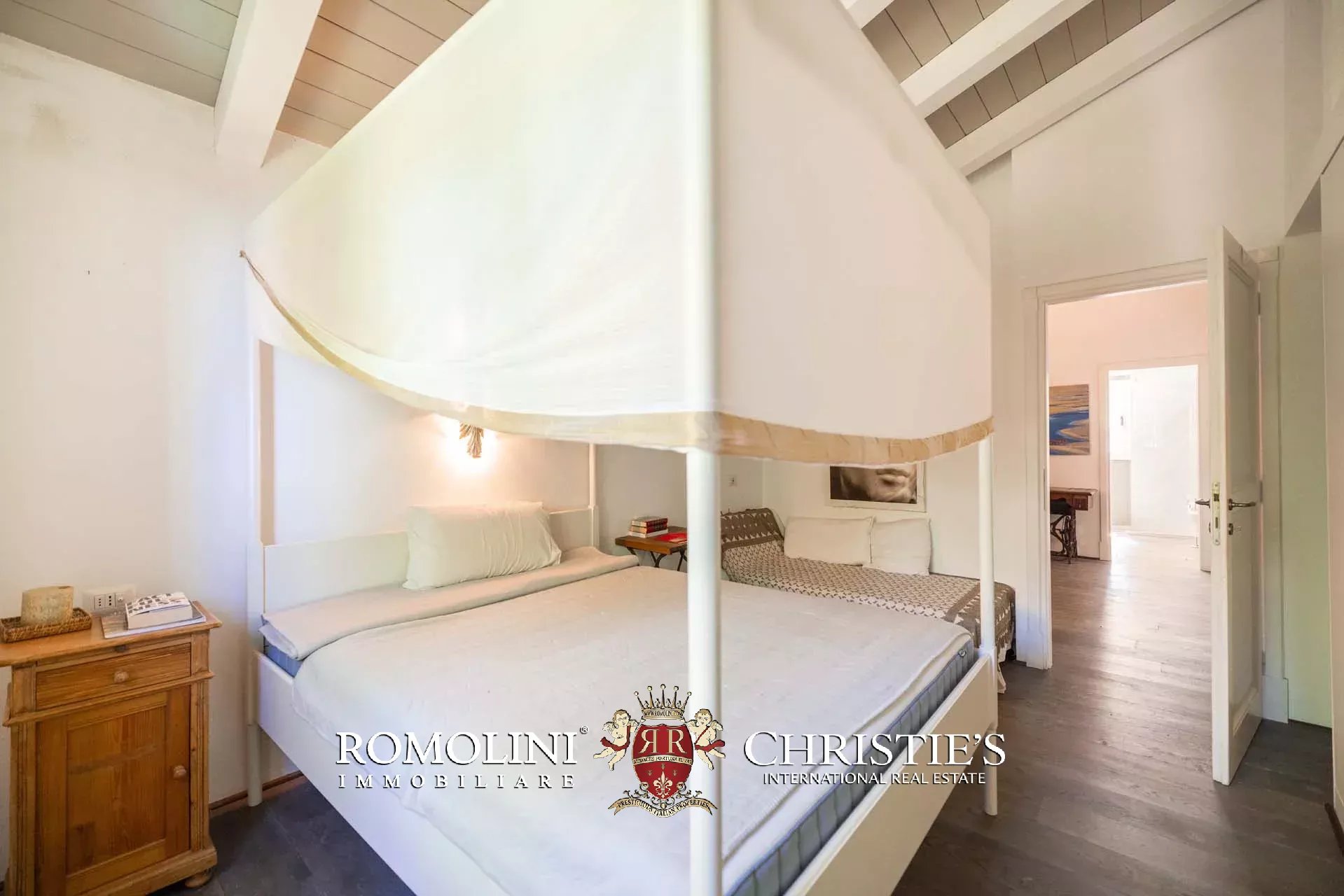 4 Bedroom Villa/Townhouse's Image 37