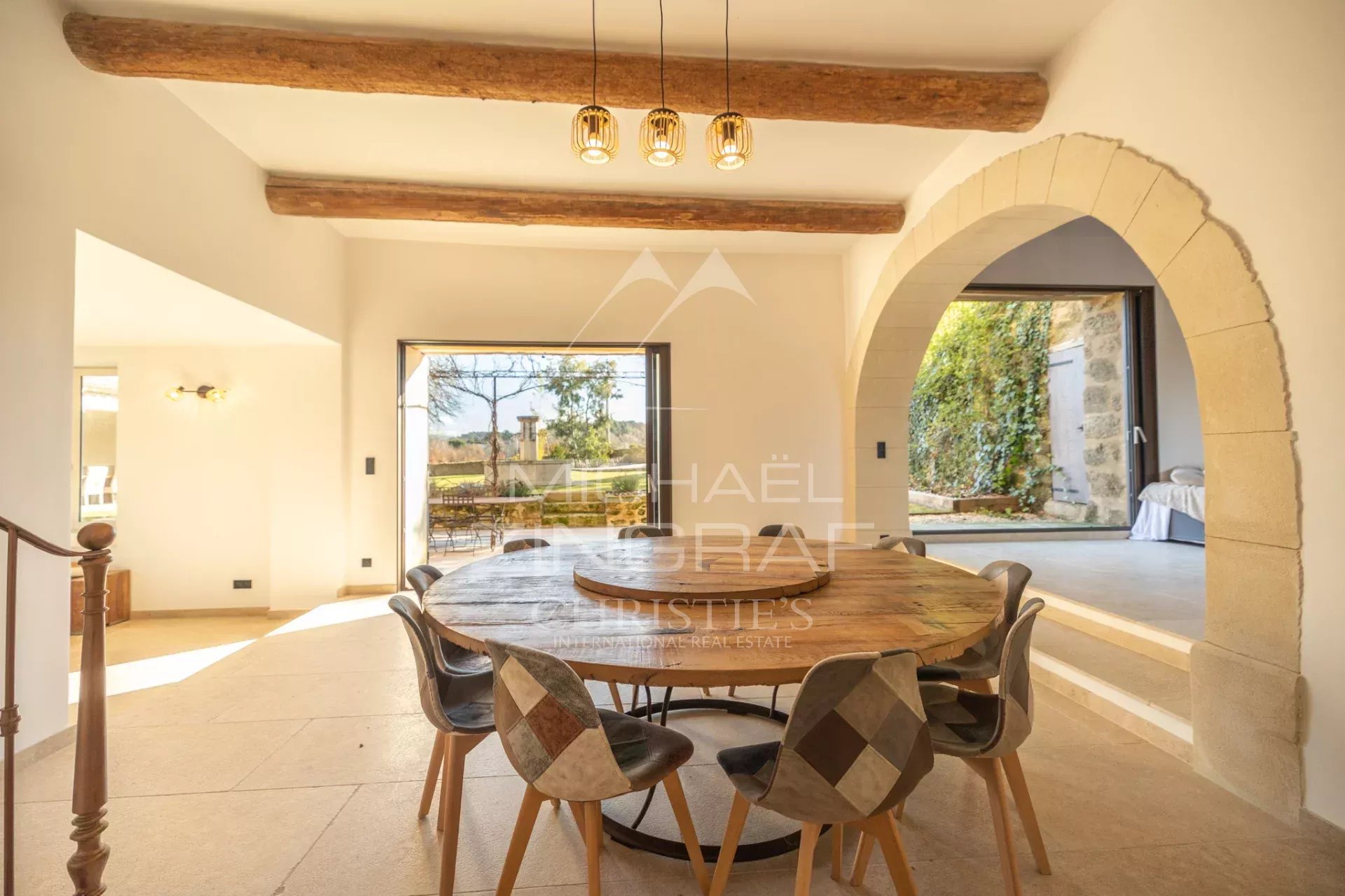 8 Bedroom Villa/Townhouse's Image 6