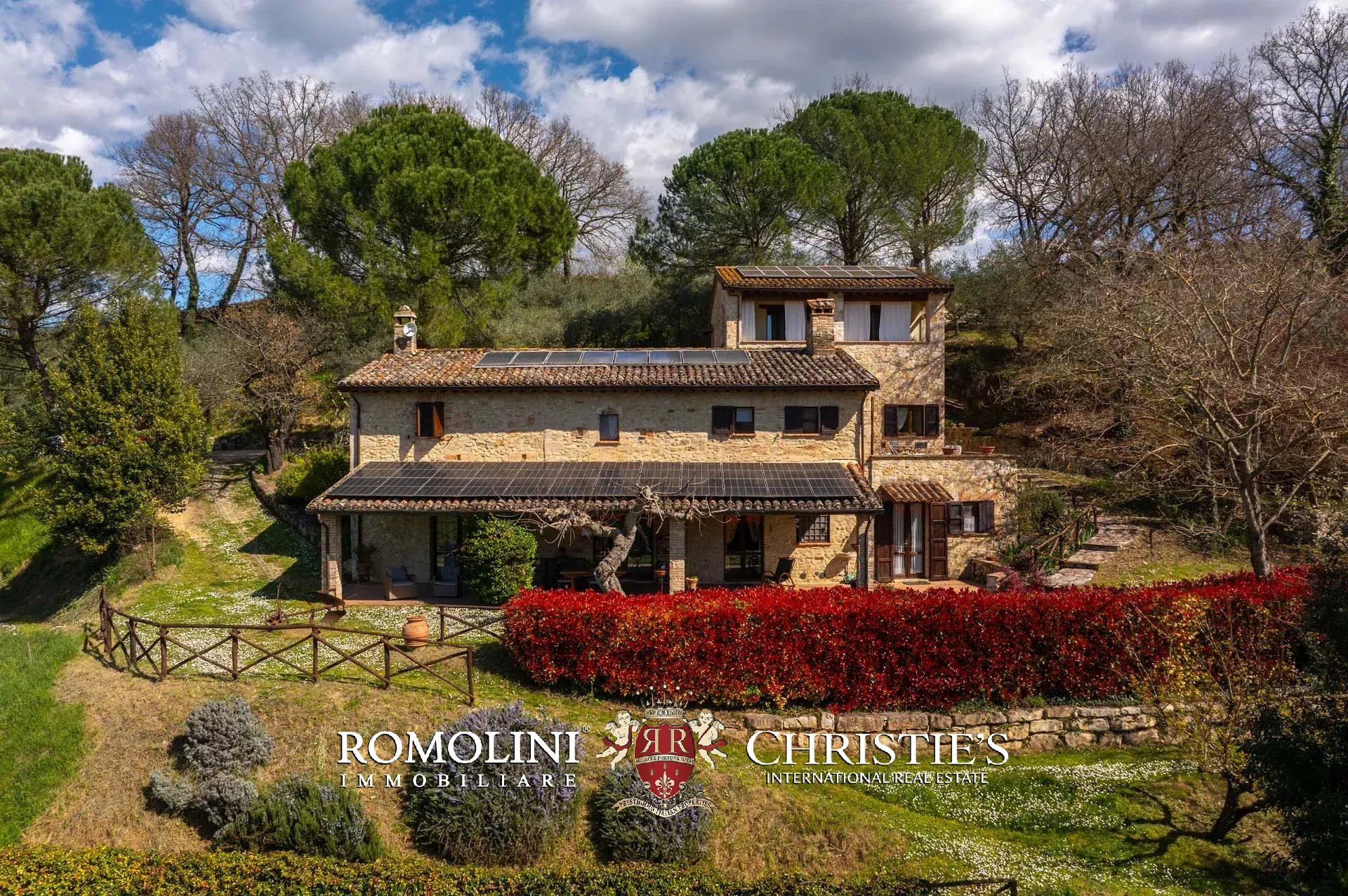 6 Bedroom Villa/Townhouse's Image 8