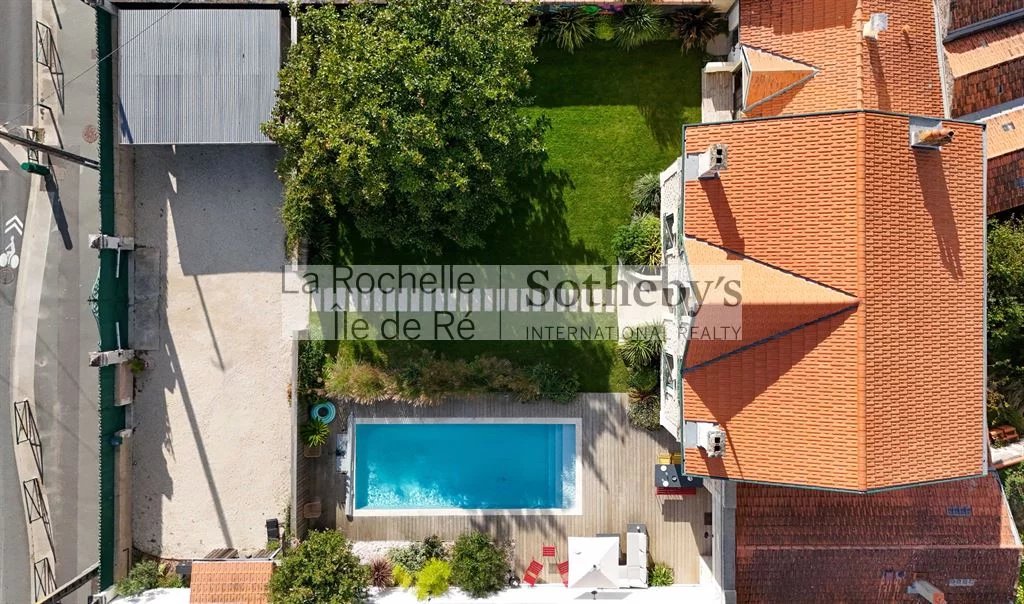 Charme et élégance en bord de mer : maison familiale avec jardin