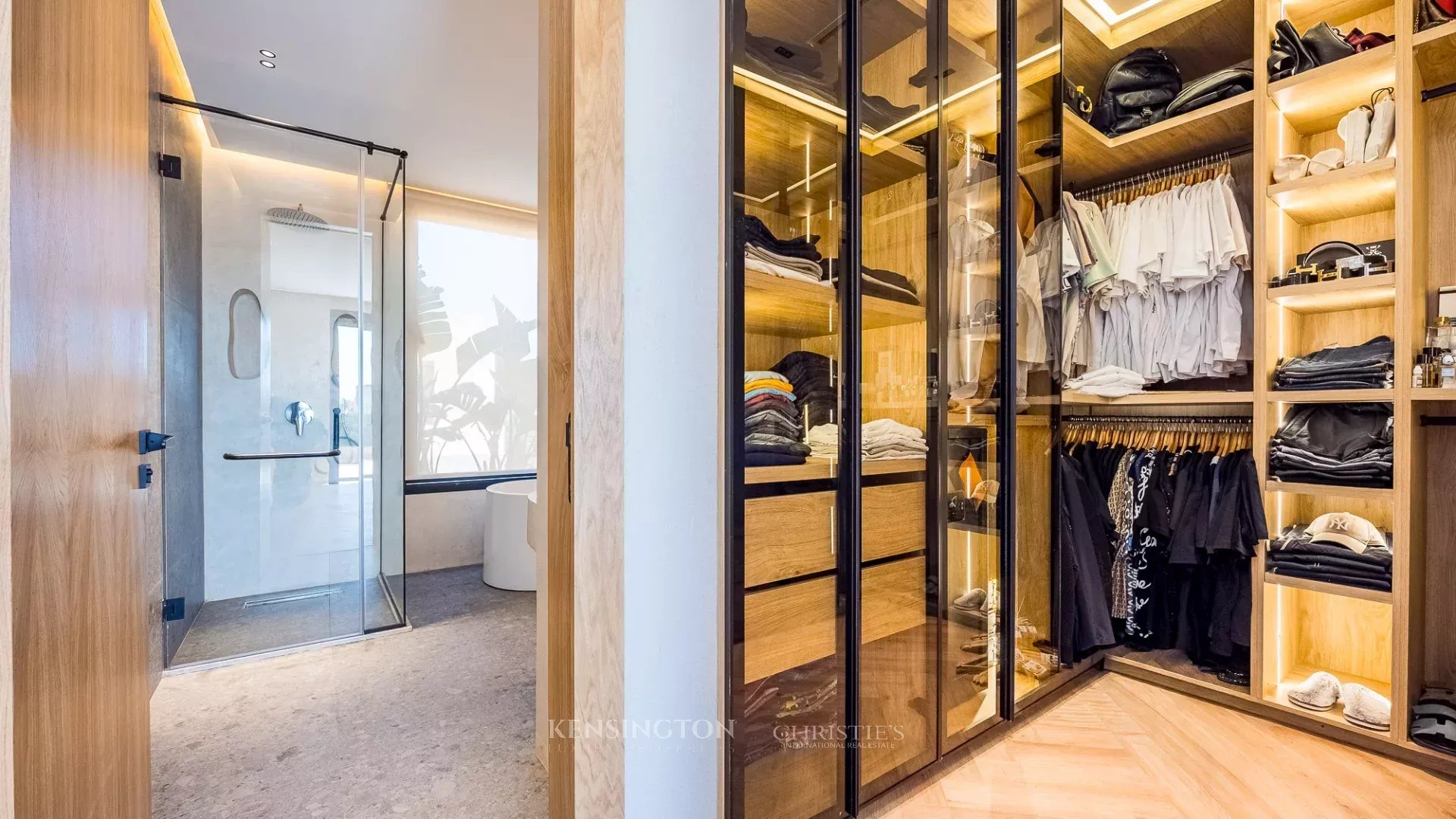 4 Bedroom Villa/Townhouse's Image 19