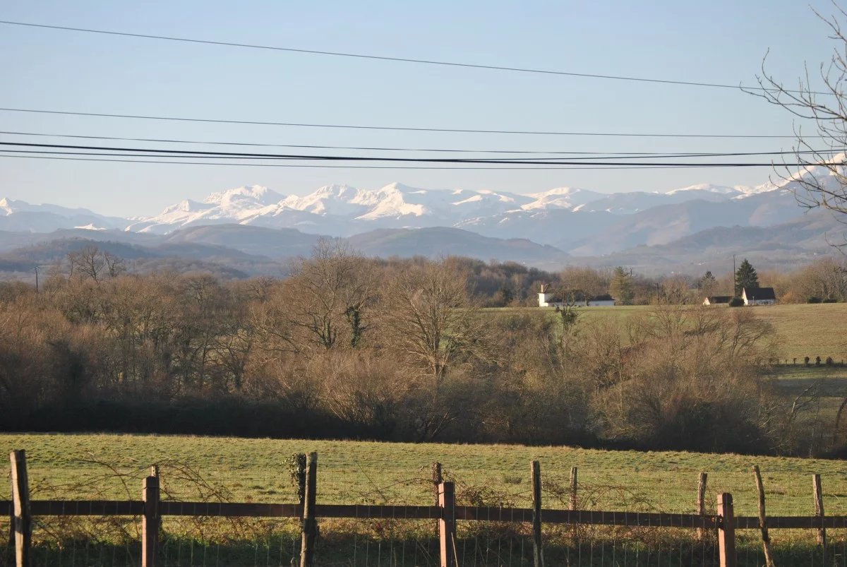 Maison restaurée vue Pyrénées