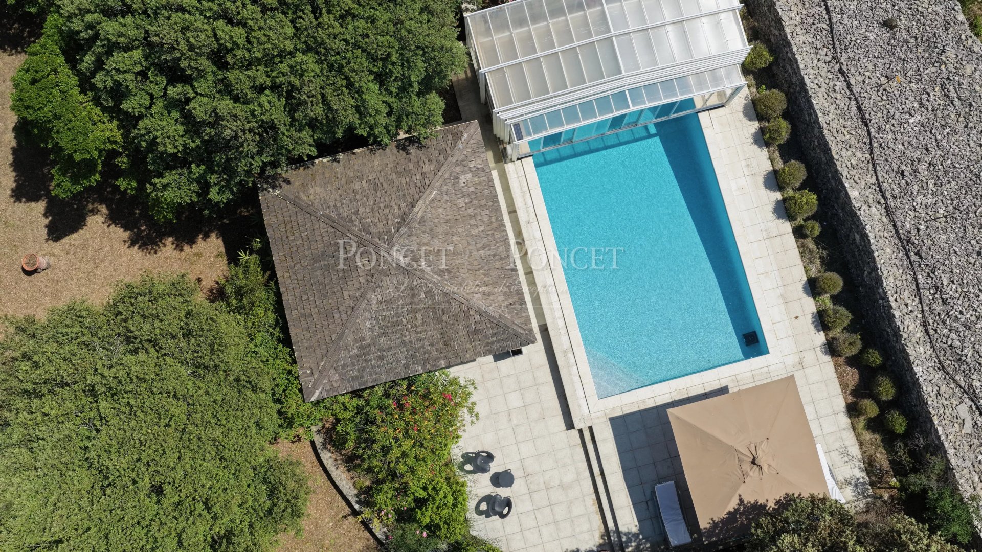 4 Bedroom Villa/Townhouse's Image 9
