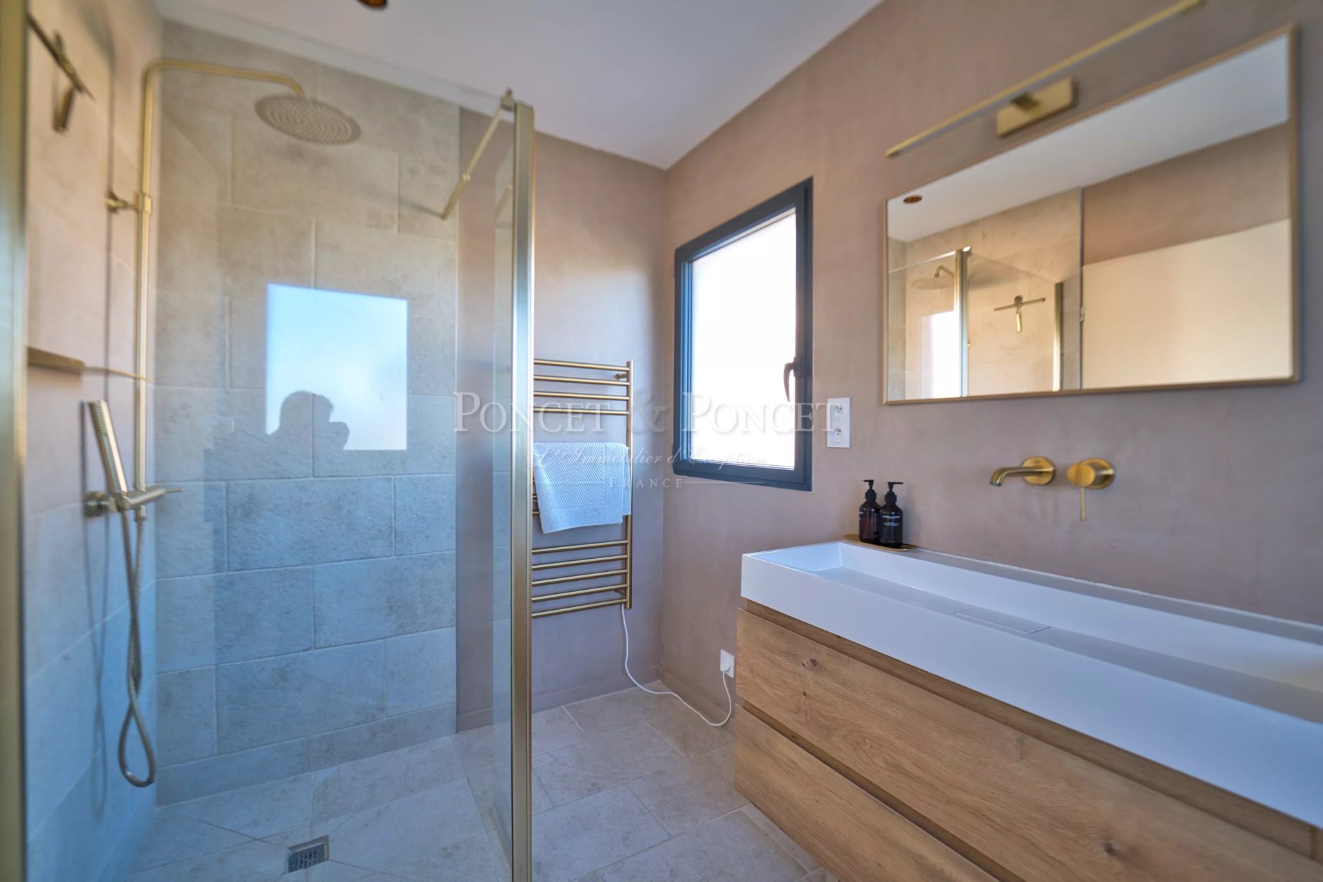 4 Bedroom Villa/Townhouse's Image 16