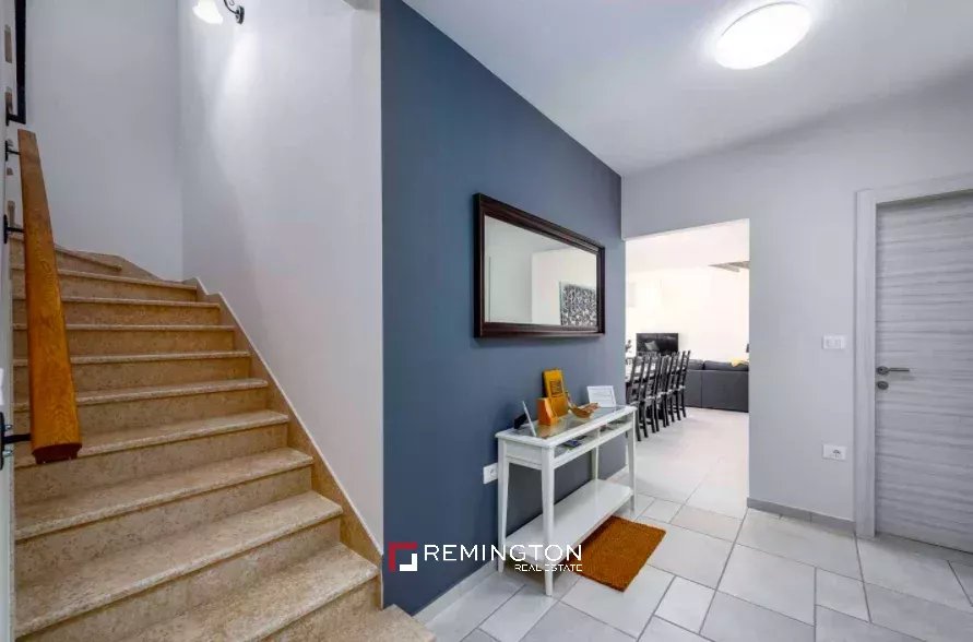 6 Bedroom Villa/Townhouse's Image 15