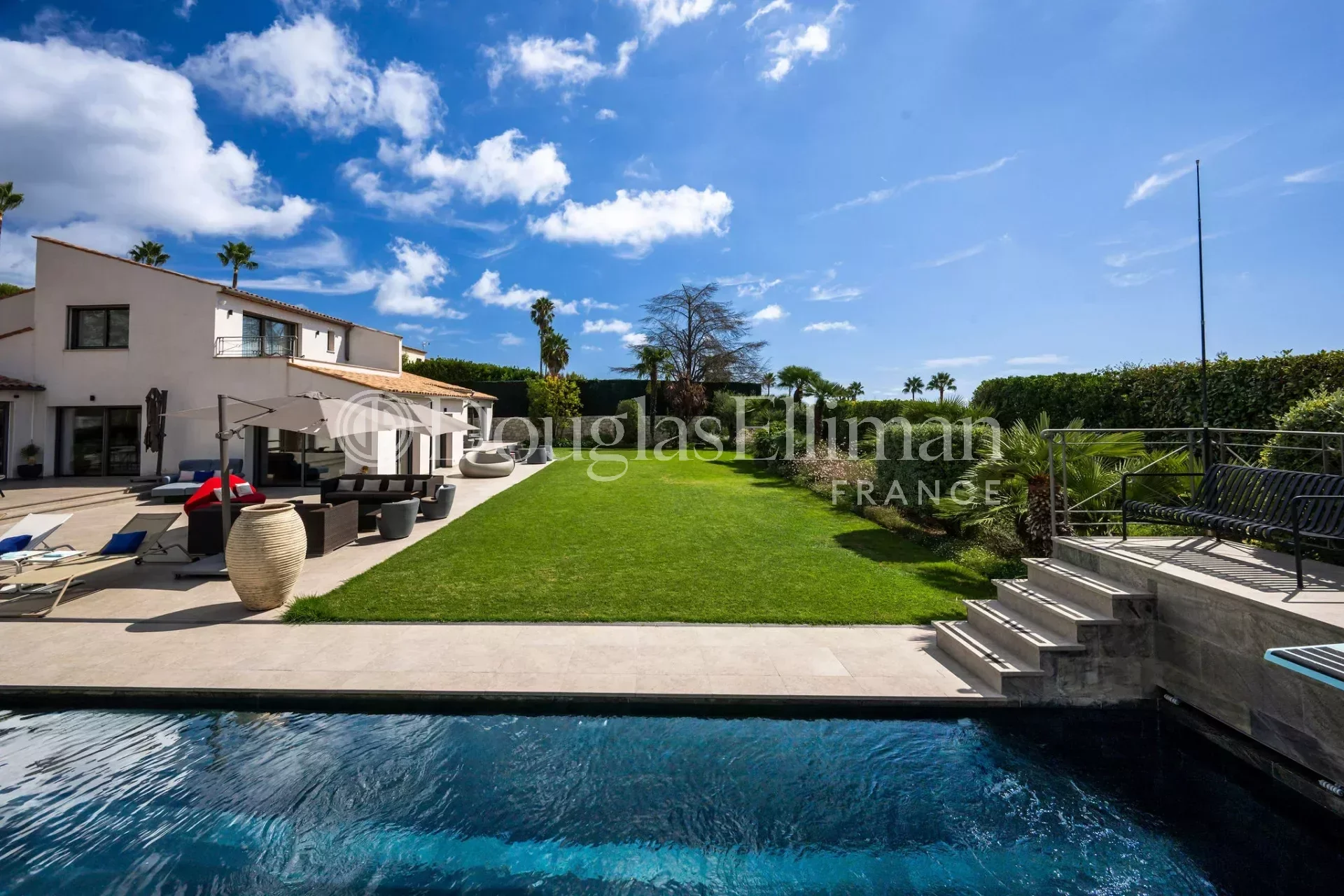 VALBONNE : Villa d’ Exception avec vue mer panoramique – Domaine du Mont d’Azur - Image nᵒ2