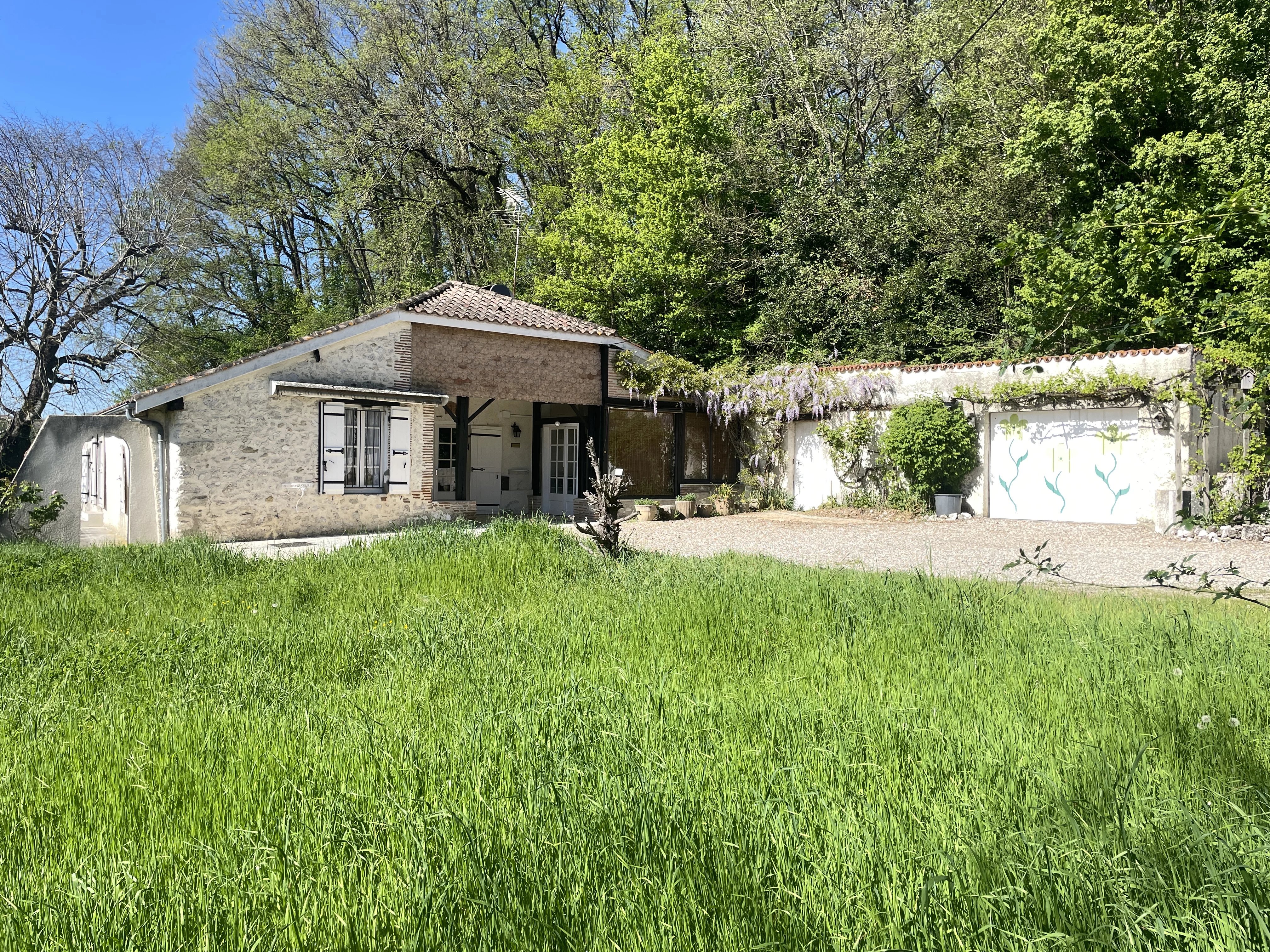 House in Monclar - view 1