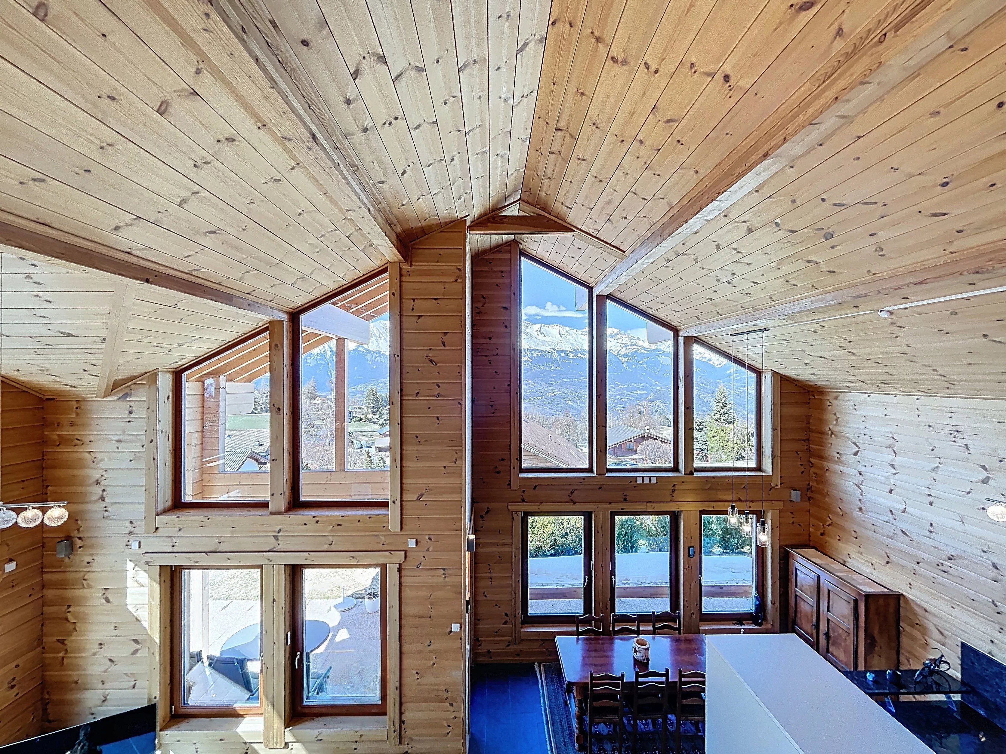 Chalet contemporain avec vue imprenable sur les Alpes