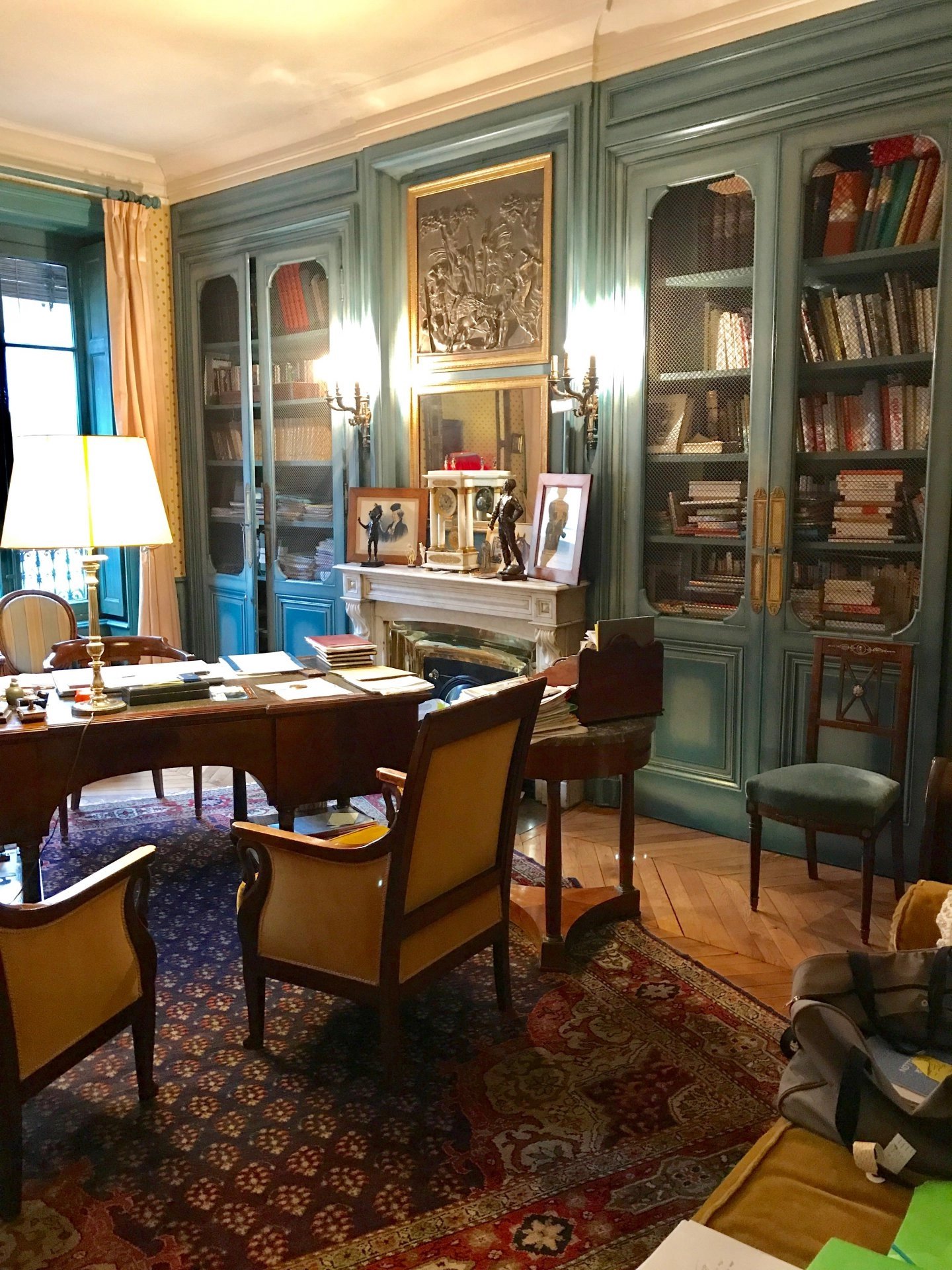 Salle à manger Hauteur sous plafond Parquet