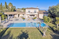 Valbonne South West Facing Villa for sale Near Village with pool — photo 3 of 8