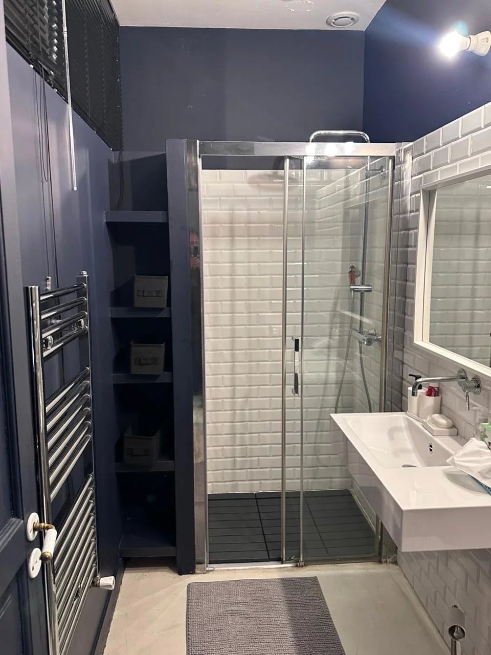 PARIS XVII/ PLAINE MONCEAU/ WAGRAM / 47m2 / 2 PIECES / TERRASSE - Image Array