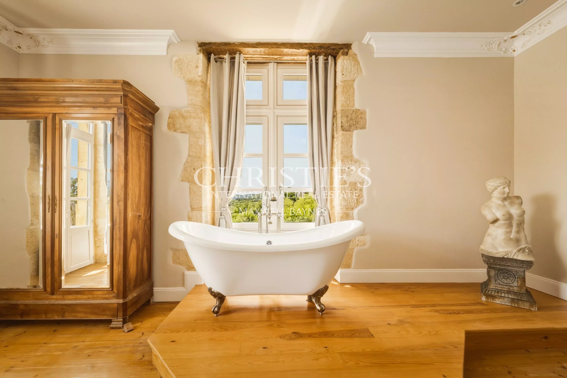 11 Bedroom Chateau's Image 30