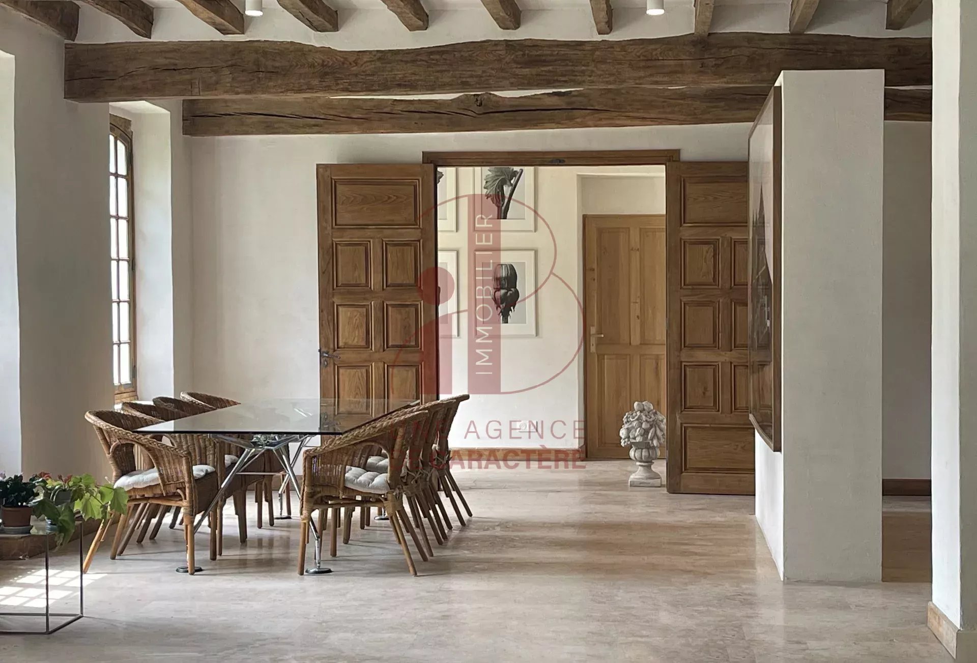NEAR FONTAINEBLEAU 20 MINUTES - AUTHENTIC FARMHOUSE 400M² GARDEN 4,420M²