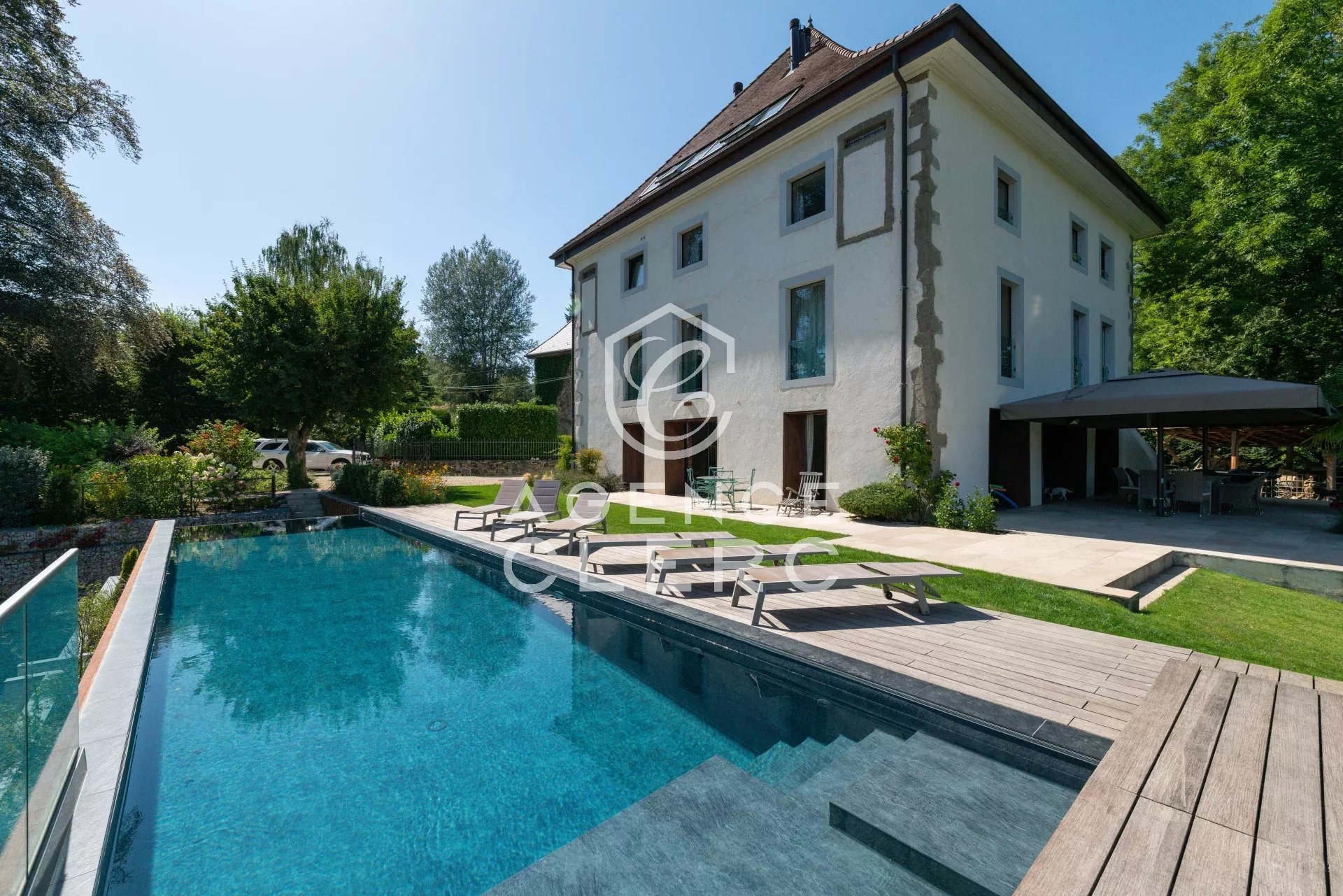 8 Bedroom Villa/Townhouse's Image 11