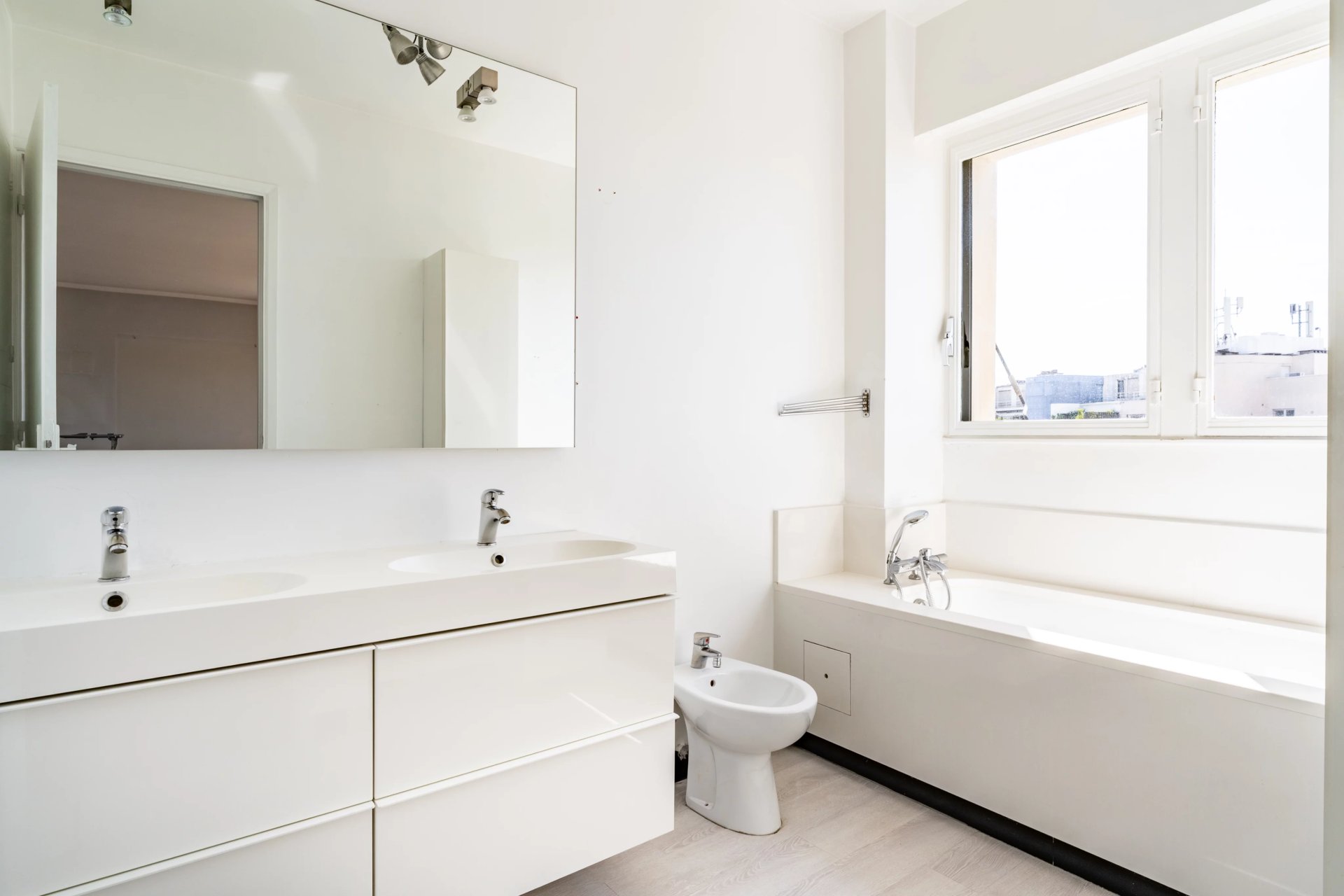 3 Bedroom Apartment/Flat's Image 7