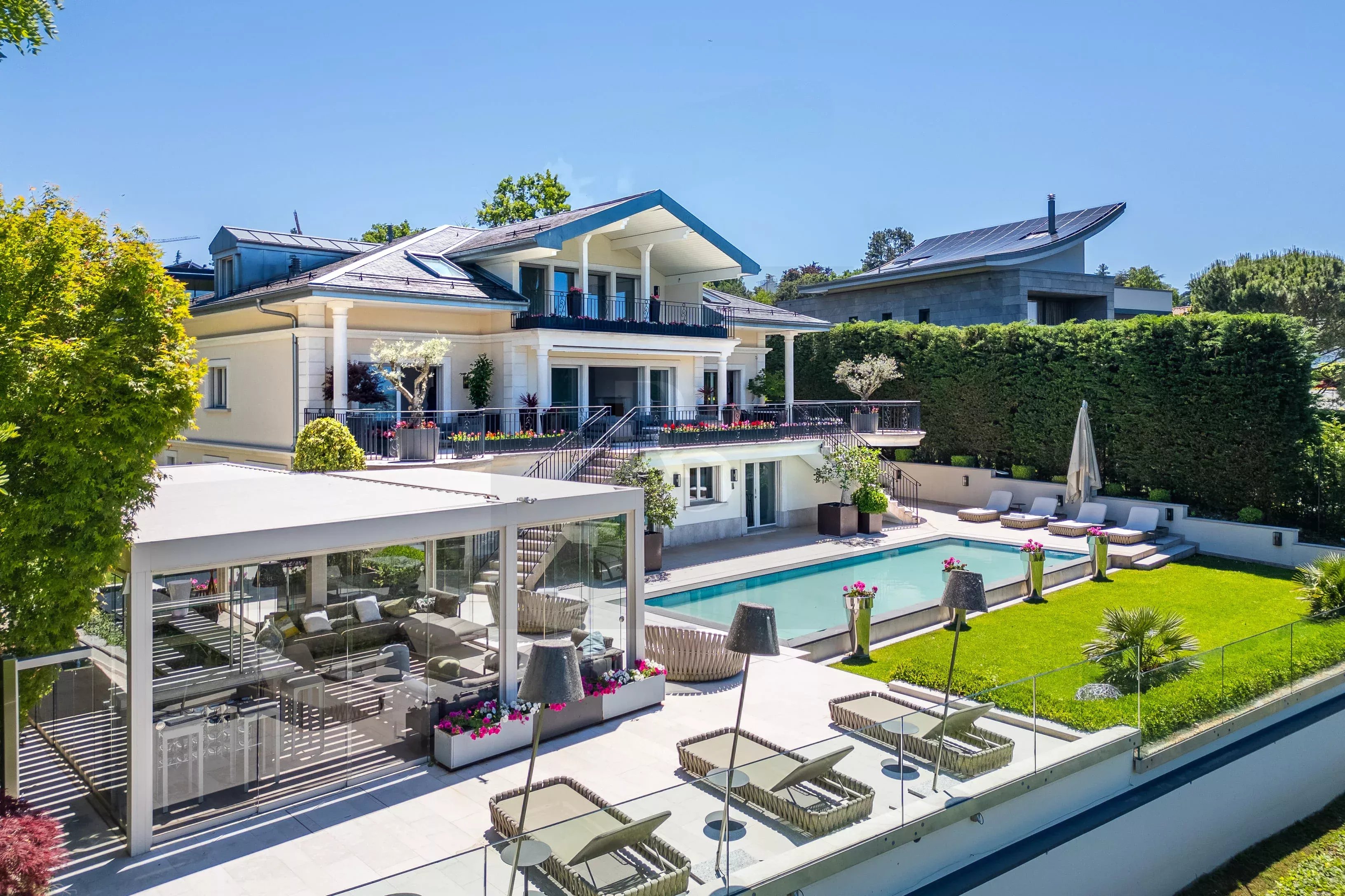 Magnificent Renovated Villa in Cologny — photo 2