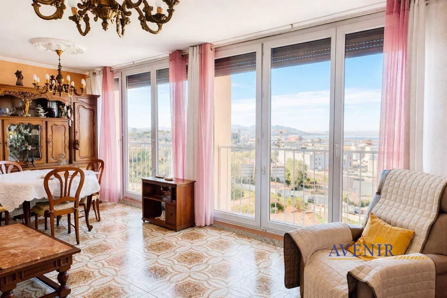 Agence immobilière de 