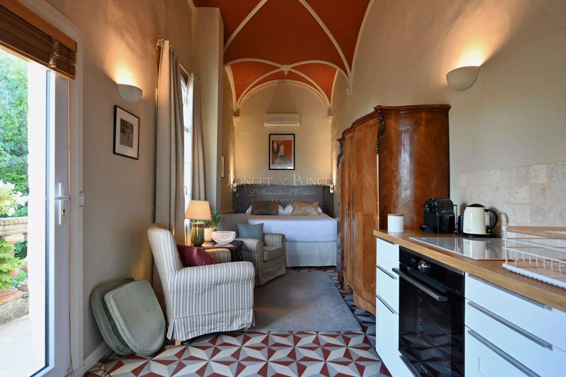 10 Bedroom Villa/Townhouse's Image 15