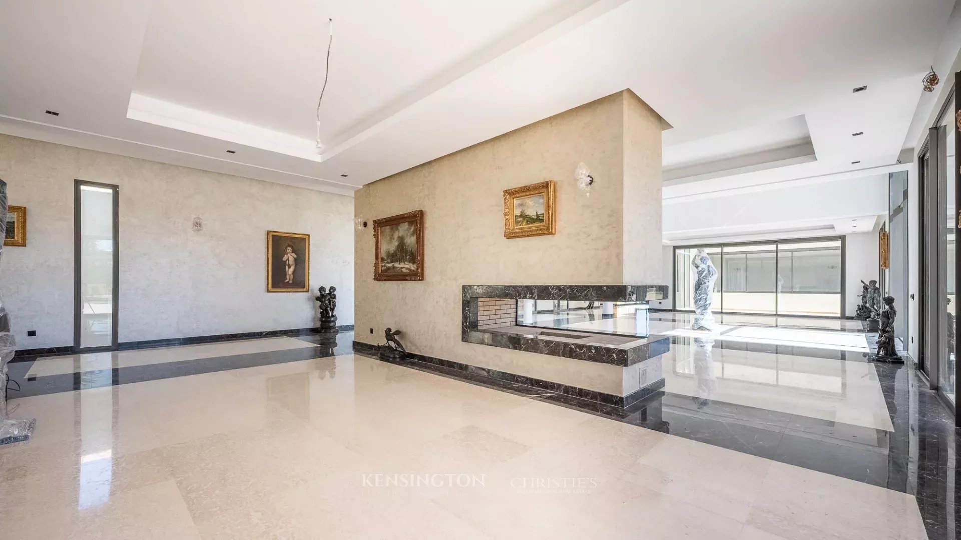 7 Bedroom Villa/Townhouse's Image 12