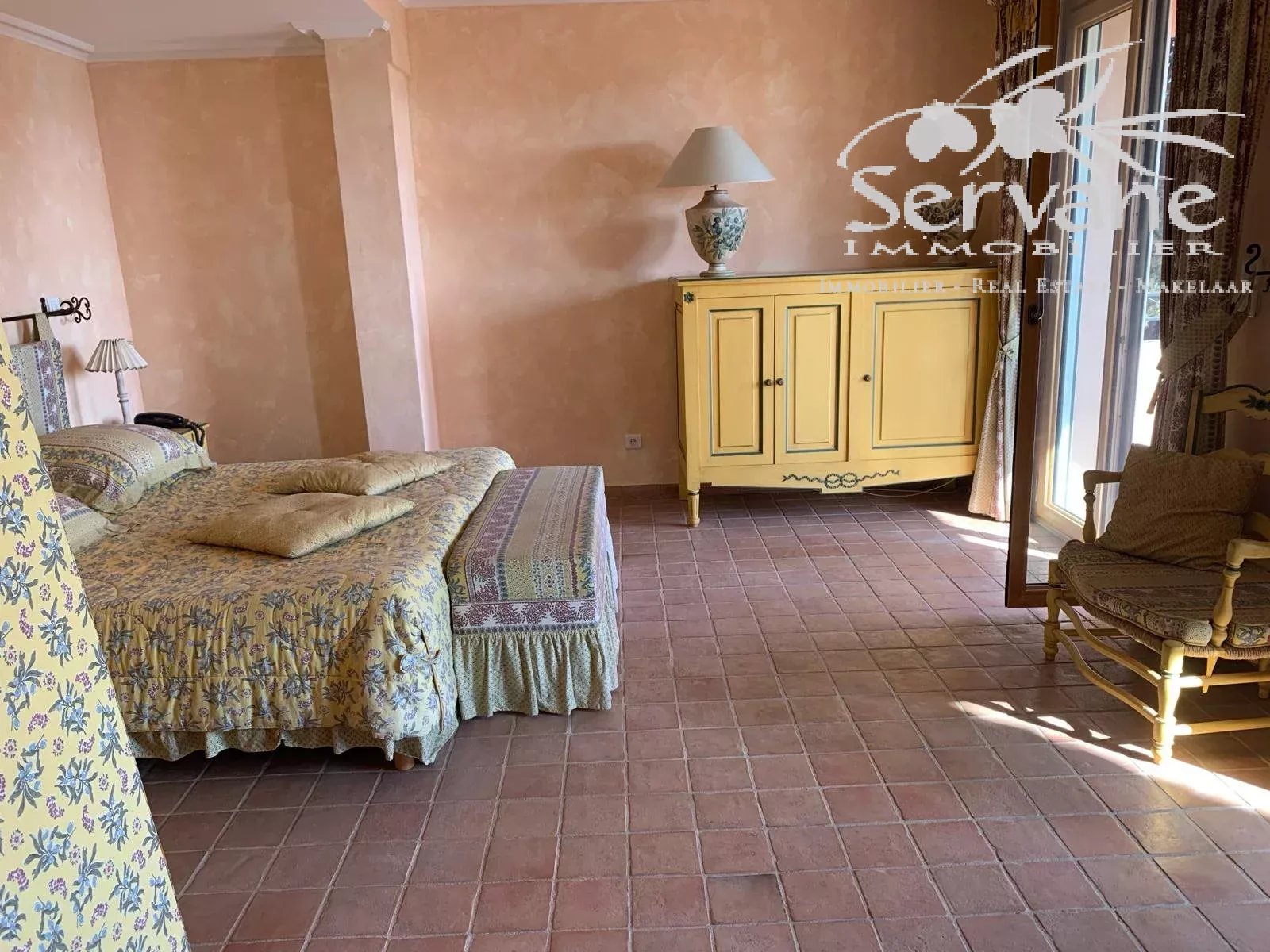 LES ISSAMBRES PROPERTY 10 BEDROOMS EN SUITE