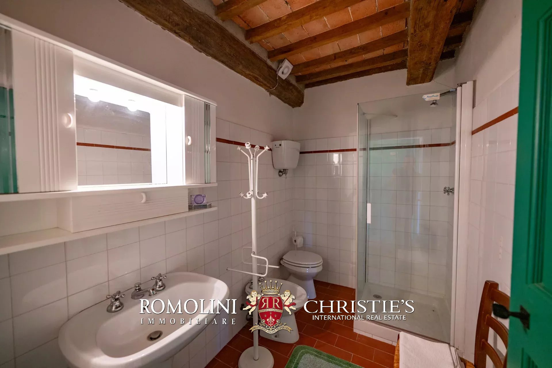 6 Bedroom Villa/Townhouse's Image 32