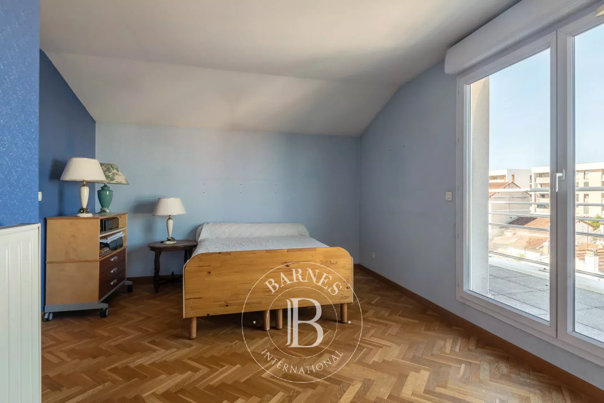 Daire Sathonay-Camp - picture 4