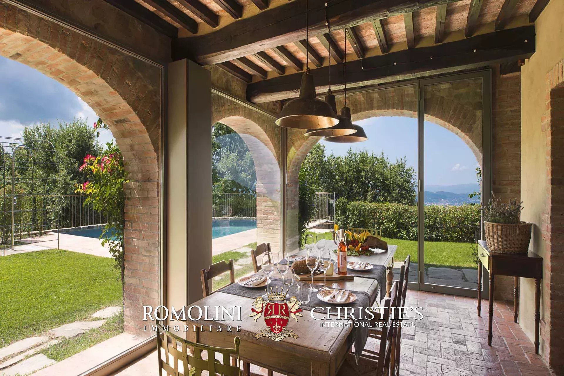16 Bedroom Vineyard's Image 57